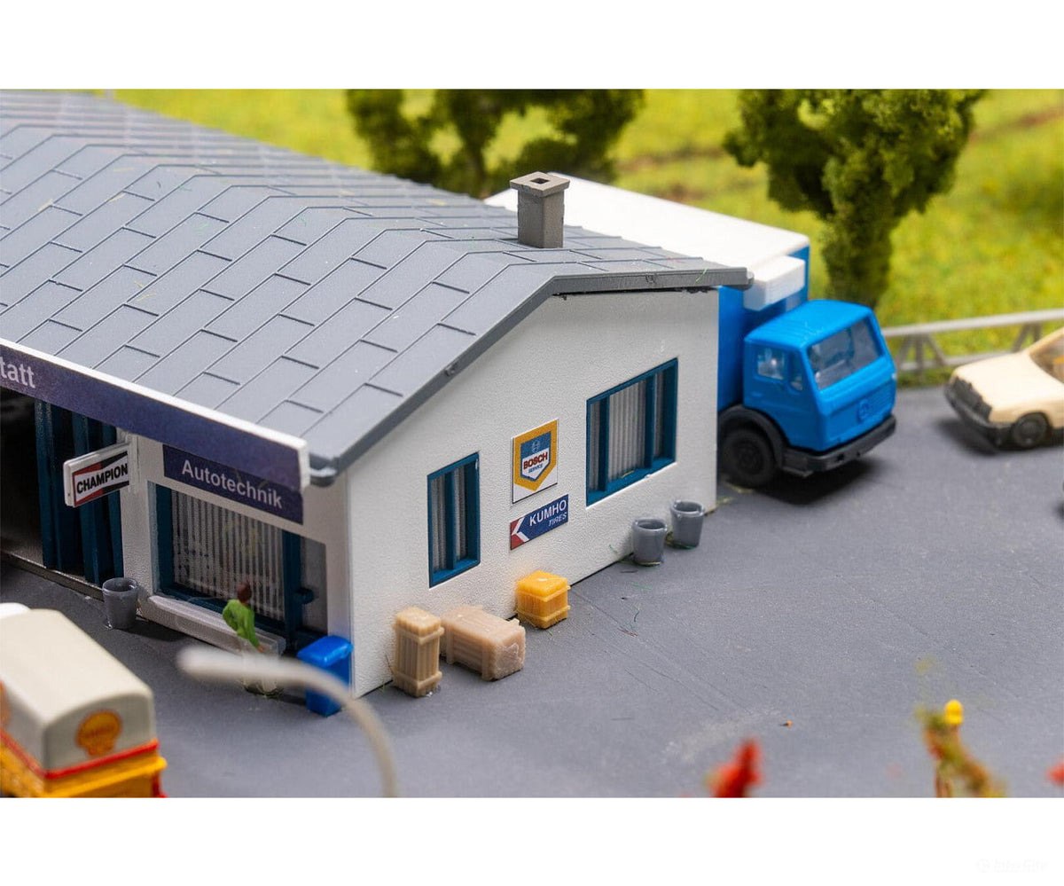 Faller 222270 N Car workshop with accessories - Structures