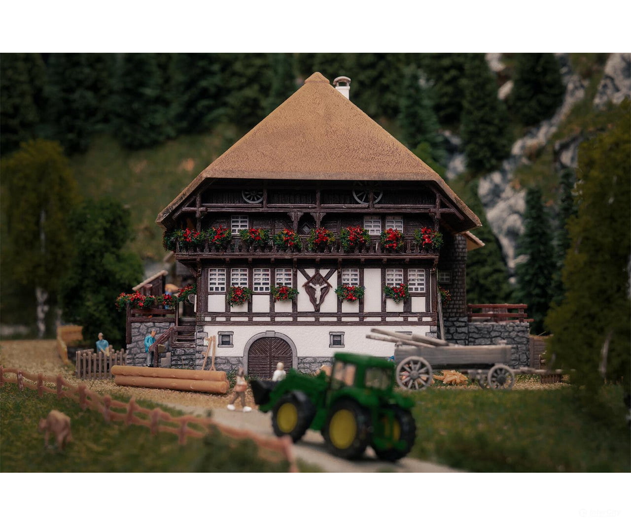 Faller 232010 N Schwarzwaldhof with 2 figures Anniversary model - Structures