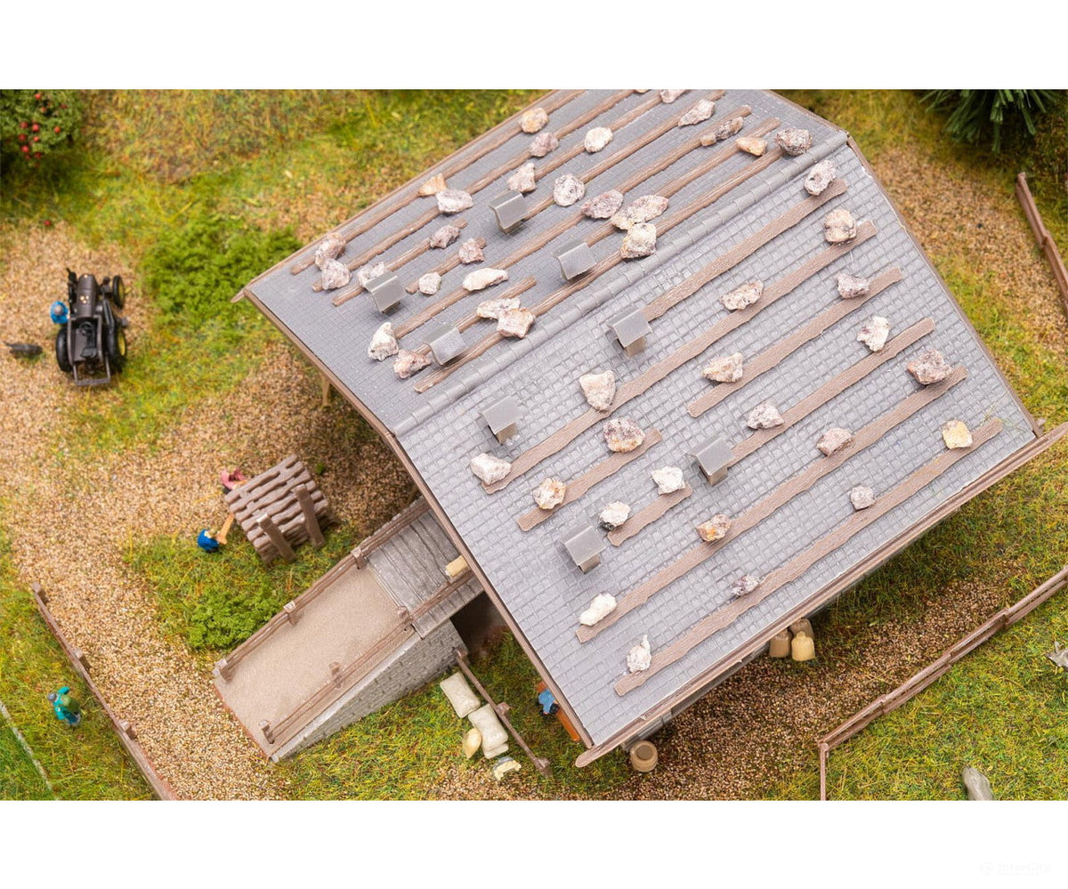 Faller 232129 N Barn with raised driveway - Structures