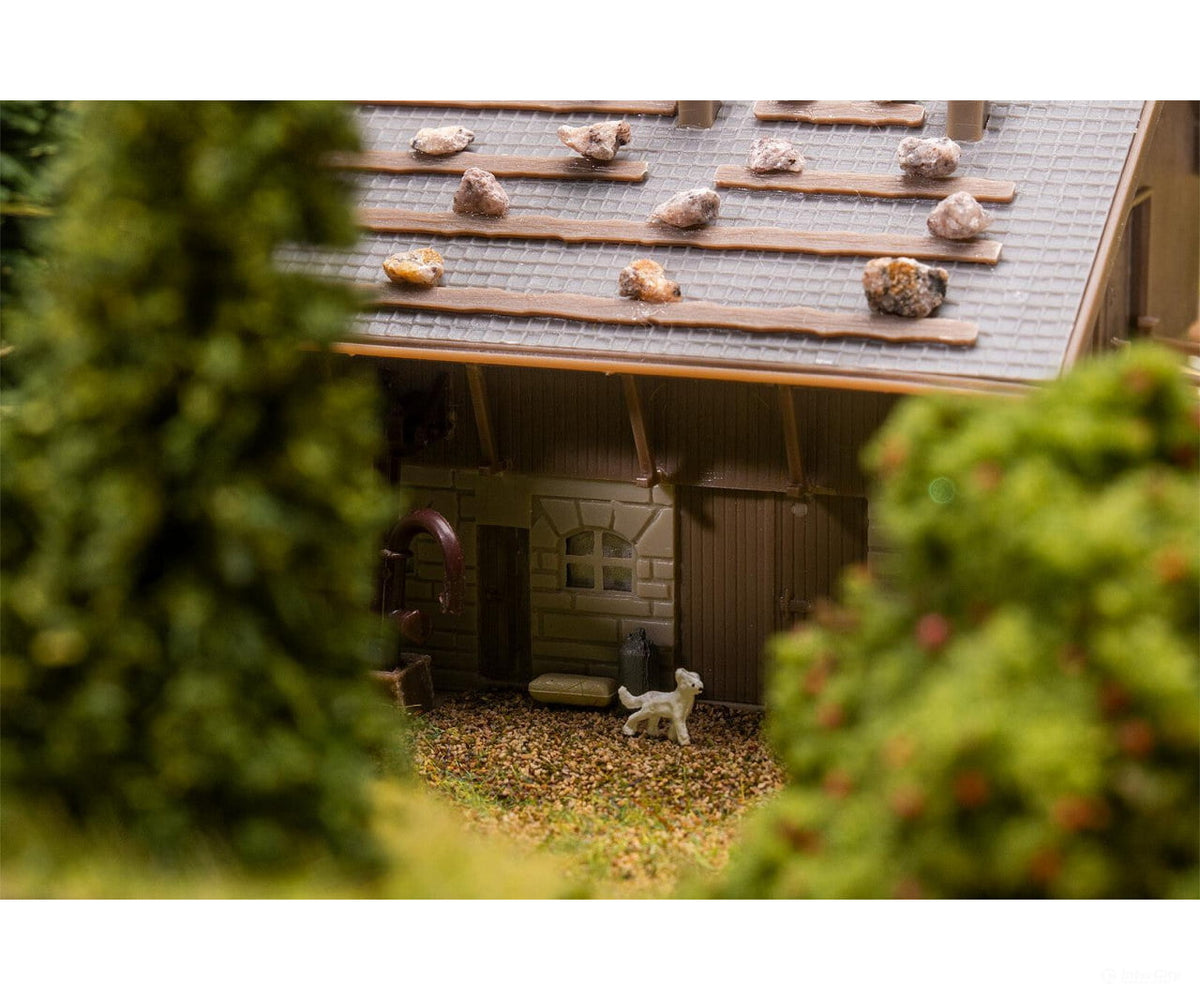Faller 232129 N Barn with raised driveway - Structures