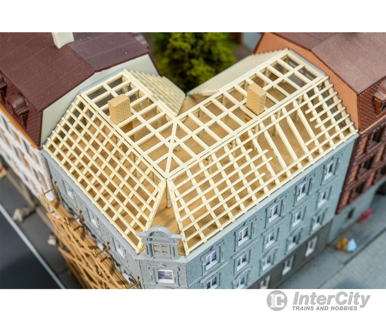 Faller 232166 N Townhouse under reconstruction Structures