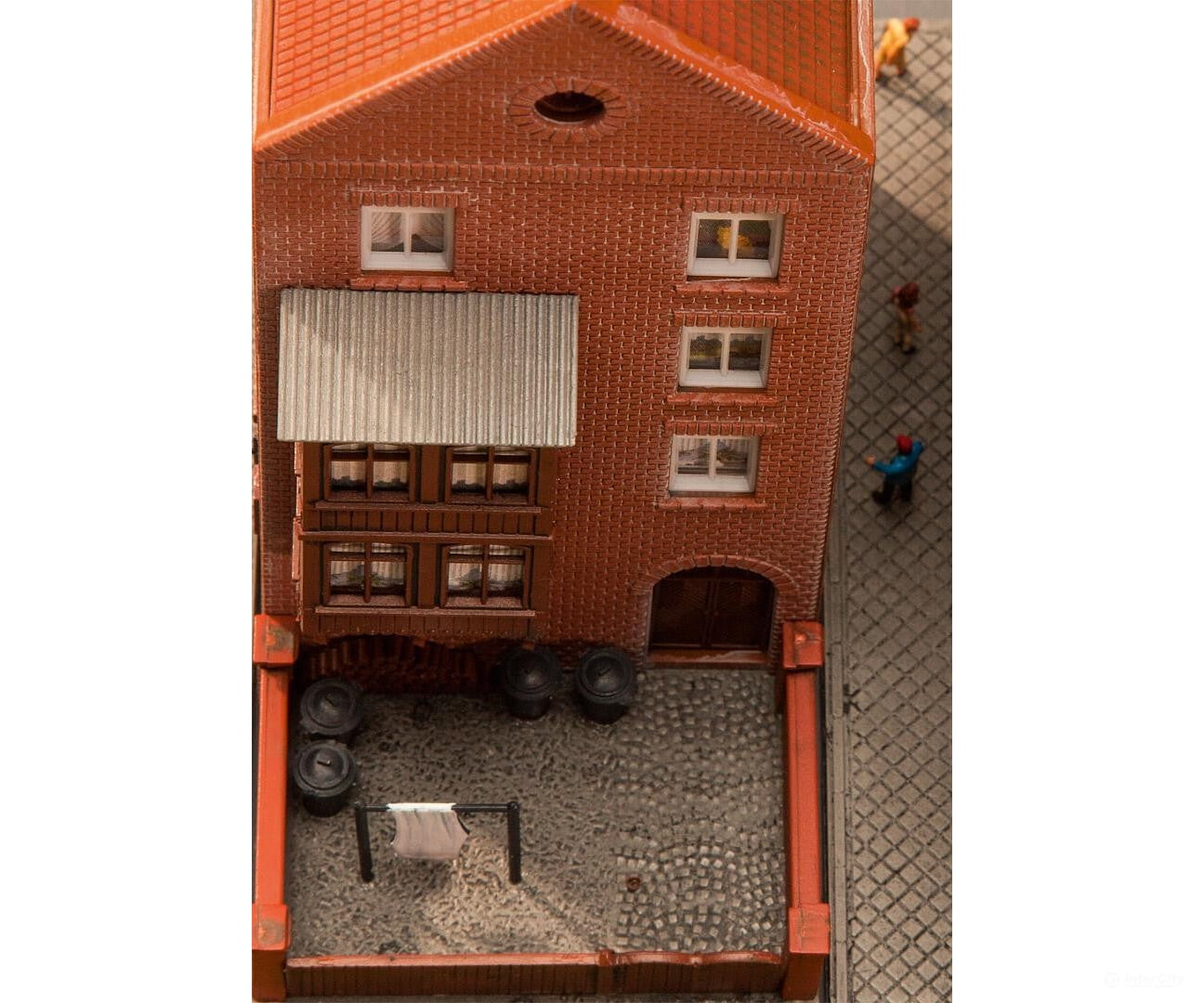 Faller 232335 N Old Town House With Cigar Shop Structures
