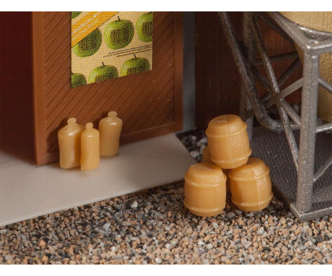 Faller 272907 N 20 Barrels And 36 Sacks Scenery Details