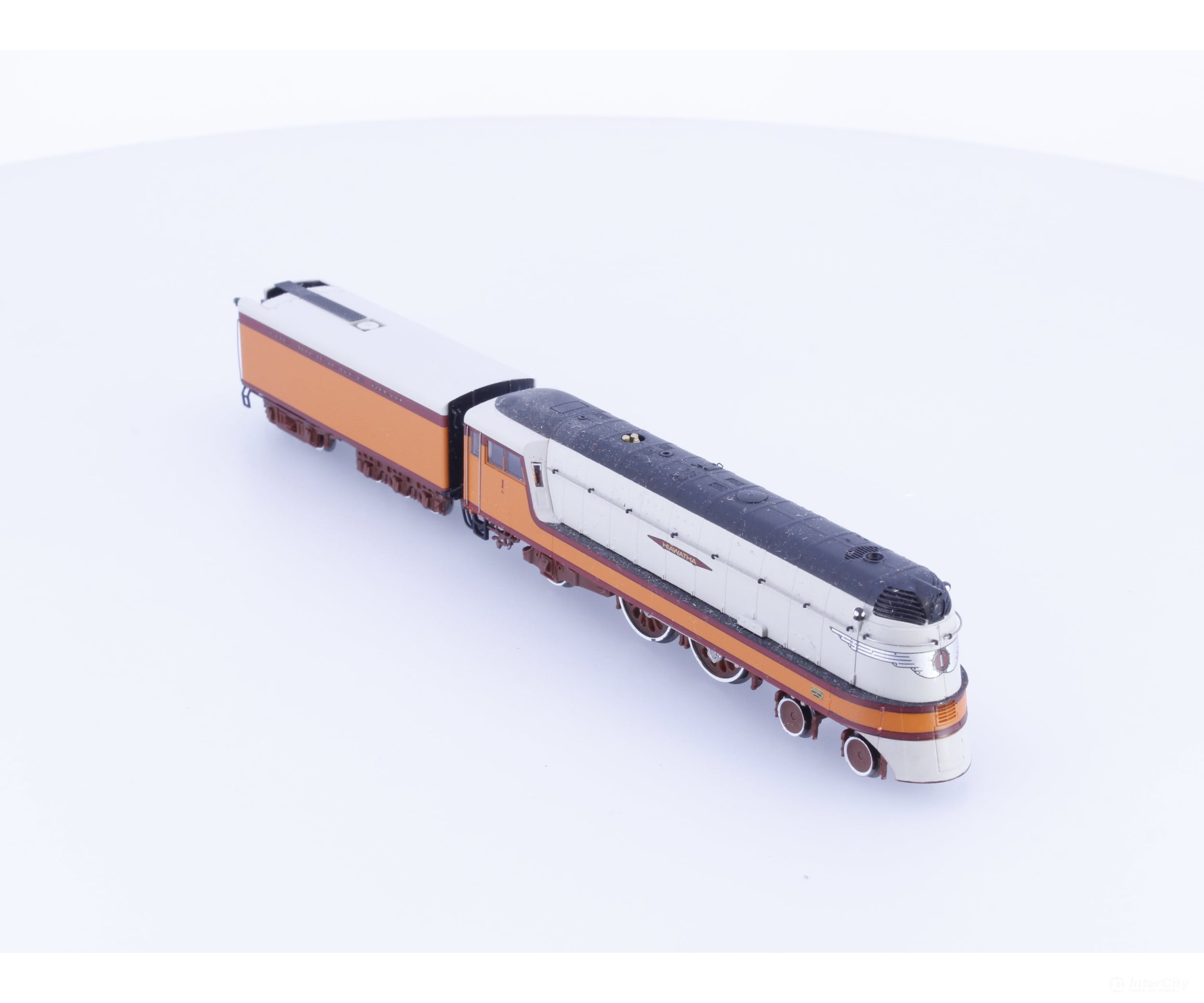 Fox Valley Models FVM40001 N 9 Piece 75th Anniversary Hiawatha Set. 7 Piece Set Plus 2 Extra Cars Rare Milwaukee Road