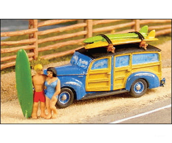 Ghq N 57018 Woody Station Wagon W/Surfboards & Surfers - Kit -- Unpainted Cars Trucks