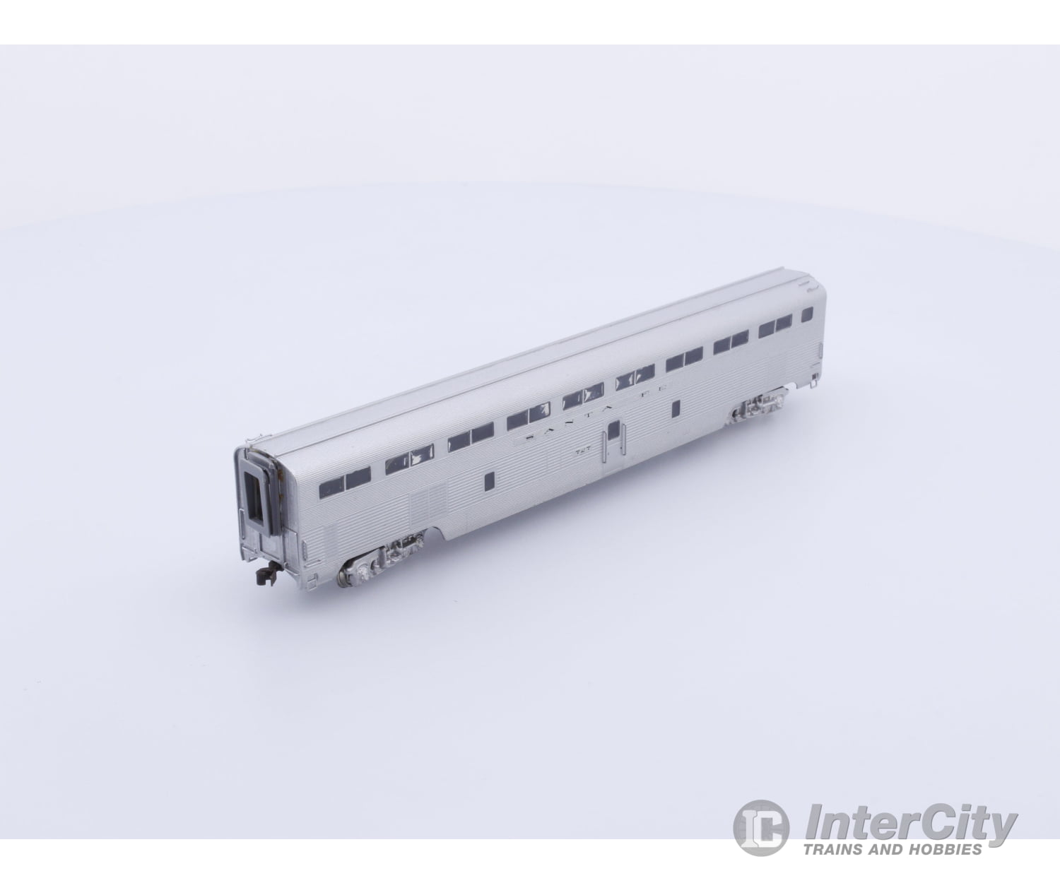 Hallmark Models Inc. N Hi-level Chair Passenger Car 700 Series Santa Fe (SF) 727 Passenger Cars