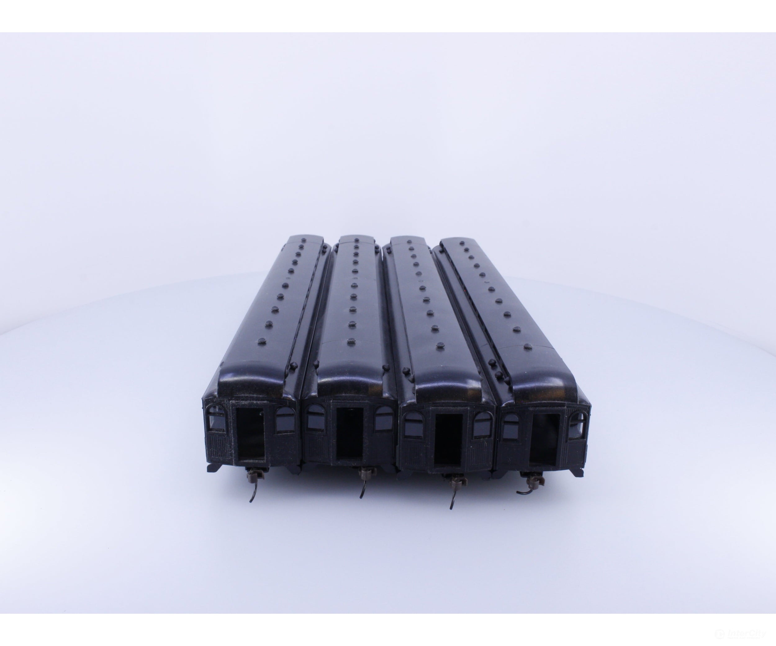 HO 4 Car Set of Passenger Cars Canadian National (CN) 32-37 Passenger Cars