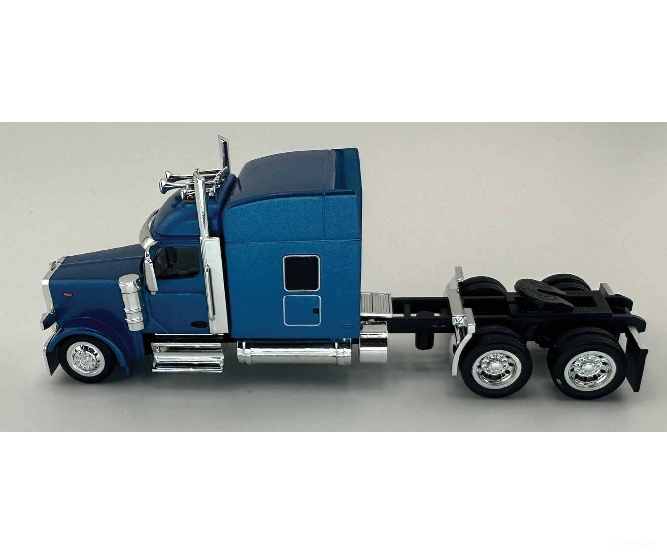 HO Logistics Replicas HO 589065 Peterbilt 589 Stand-Up Sleeper-Cab Semi Tractor - Assembled - Metallic Blue Cars &