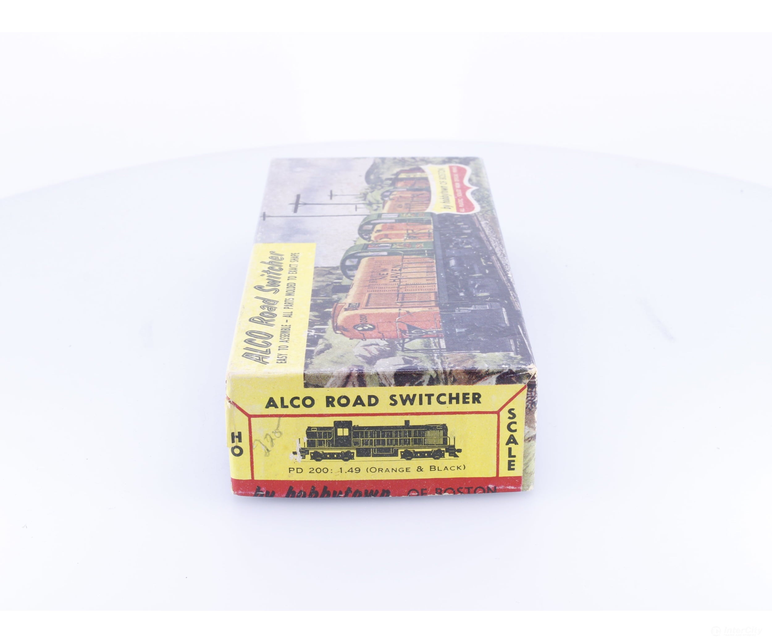 Hobbytown ALCO HO Plastic Kit for Alco Road Switcher - Locomotives