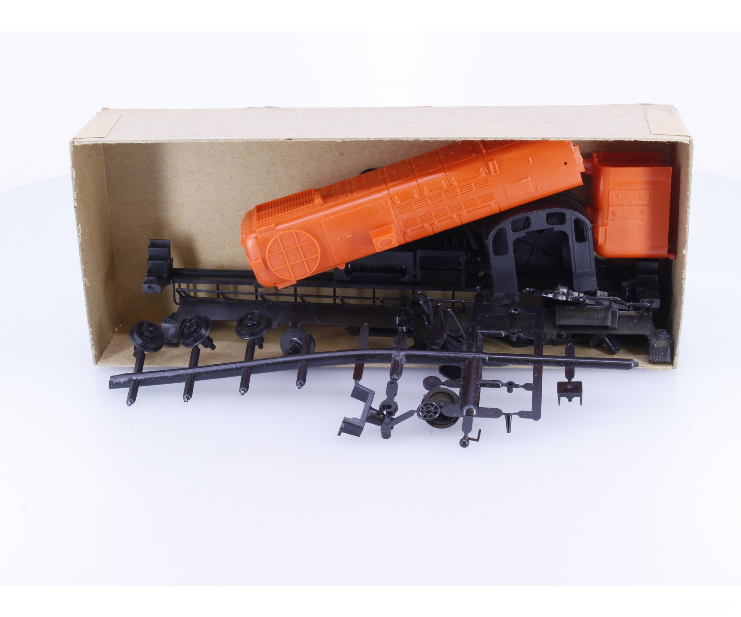 Hobbytown ALCO HO Plastic Kit for Alco Road Switcher - Locomotives