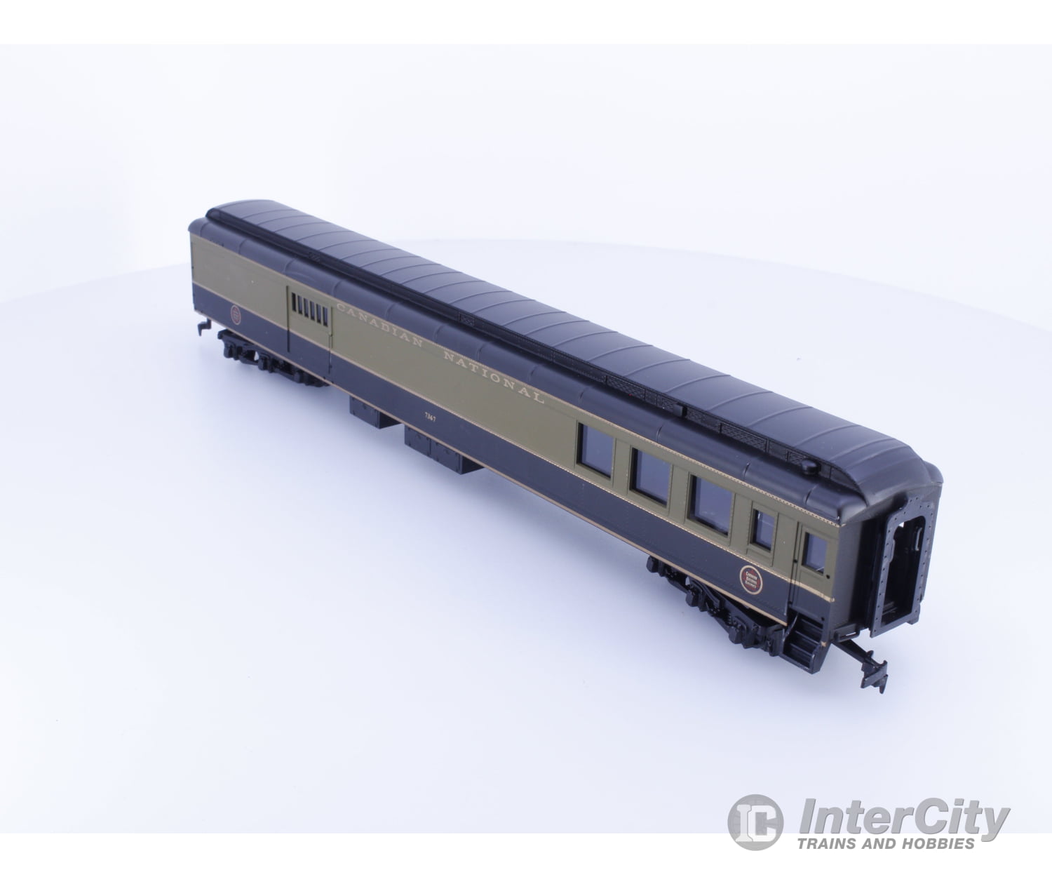 IHC 49102 HO Heavyweight Combine Car Canadian National (CN) 7367 Passenger Cars