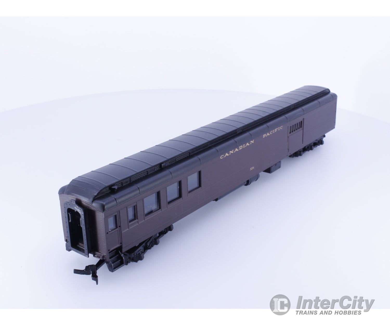 IHC 49113 HO Heavyweight Combine Car Canadian Pacific (CP) 3254 Passenger Cars