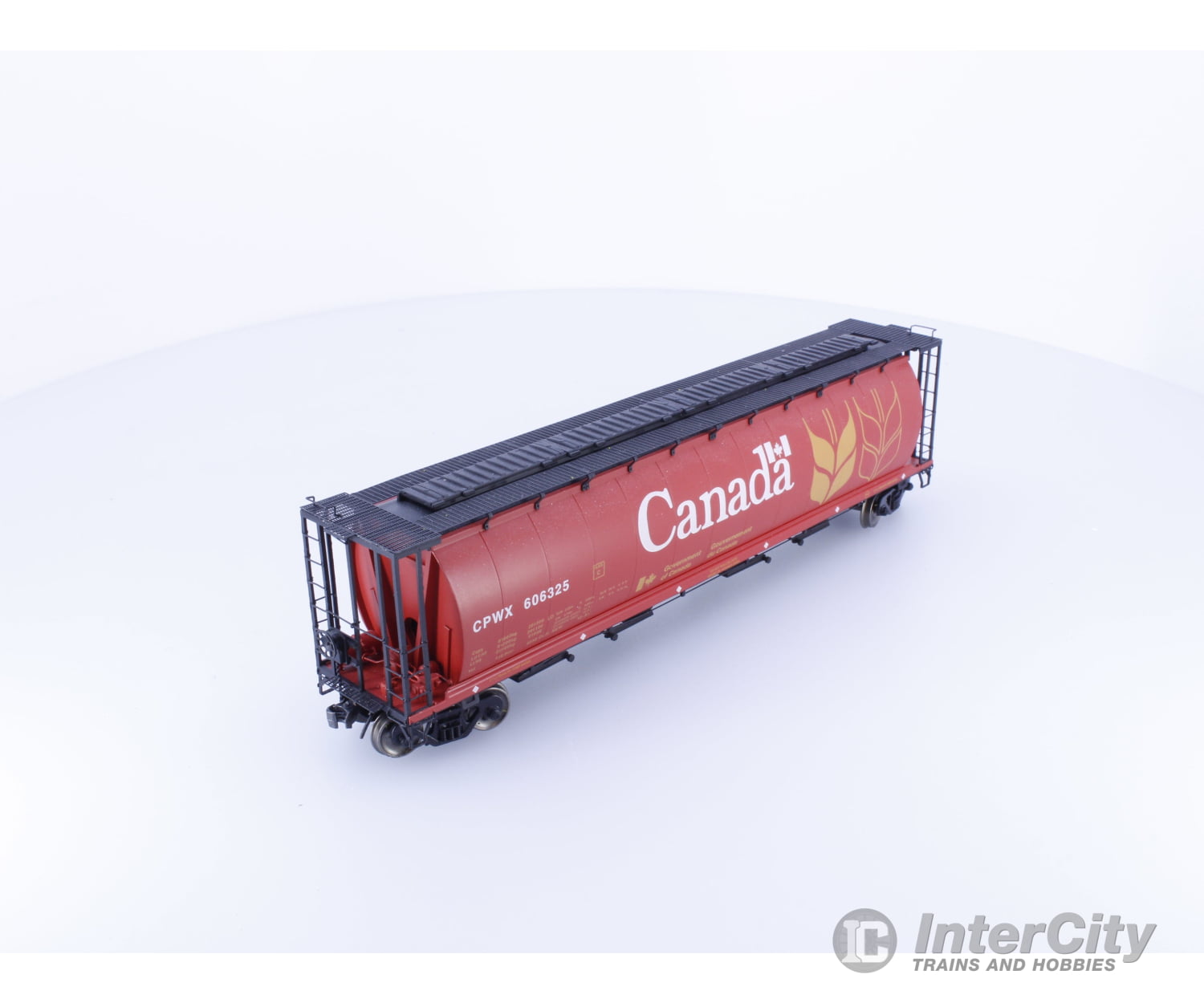 InterMountain 45102-147 HO Cylindrical Covered Hopper Red Canada Canadian Wheat Board (CNWX) 606325 Freight Cars