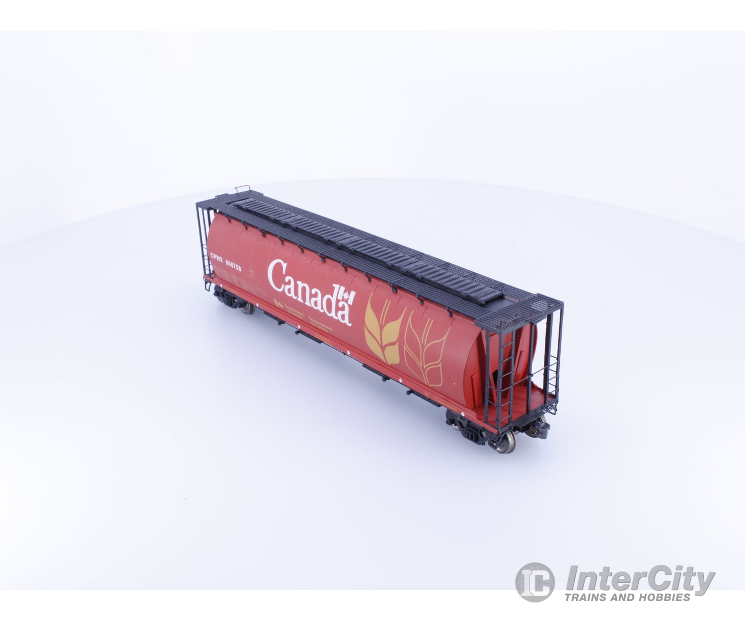InterMountain 45102-151 HO Cylindrical Covered Hopper Red Canada Canadian Wheat Board (CNWX) 606758 Freight Cars