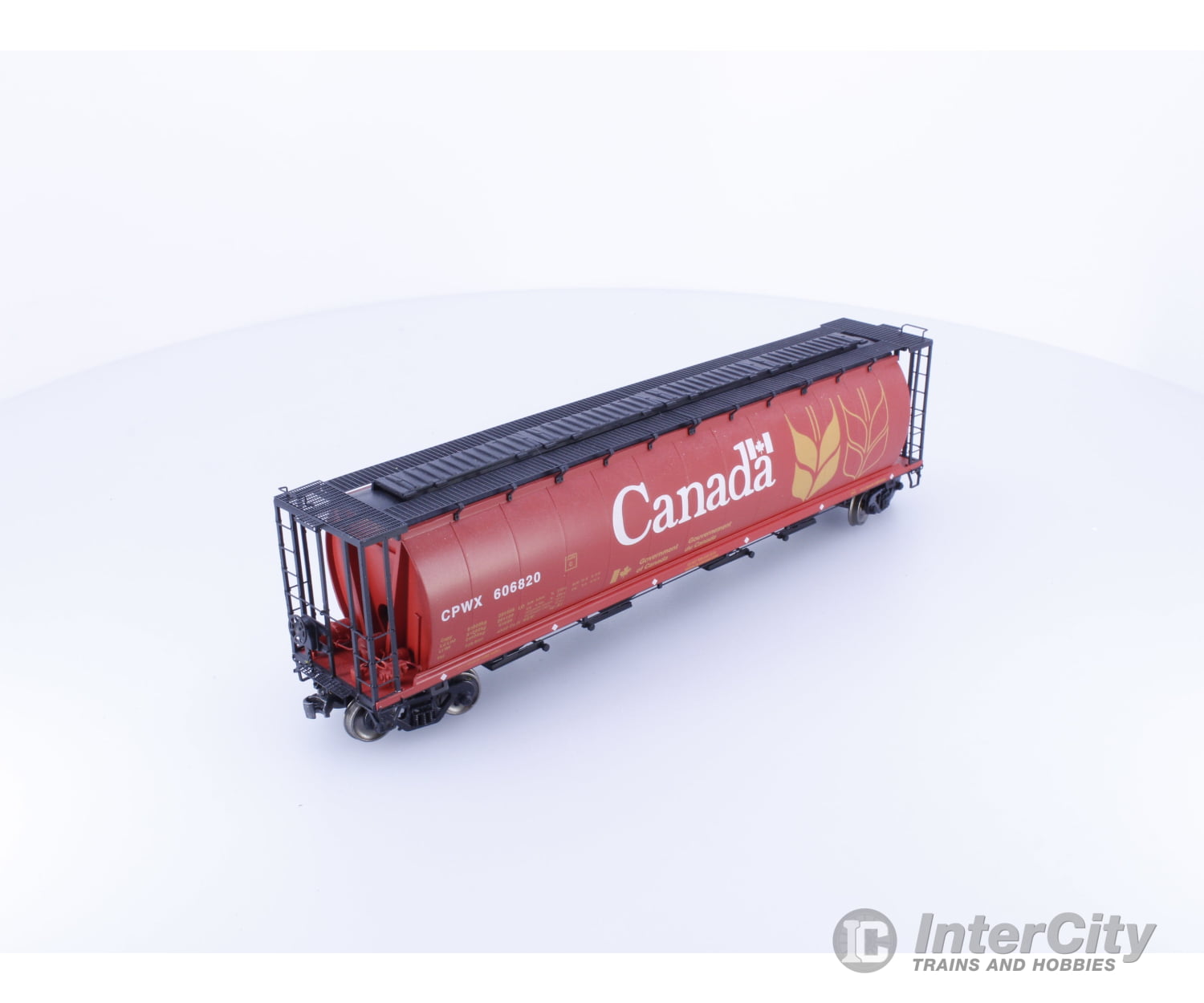 InterMountain 45102-152 HO Cylindrical Covered Hopper Red Canada Canadian Wheat Board (CNWX) 606820 Freight Cars