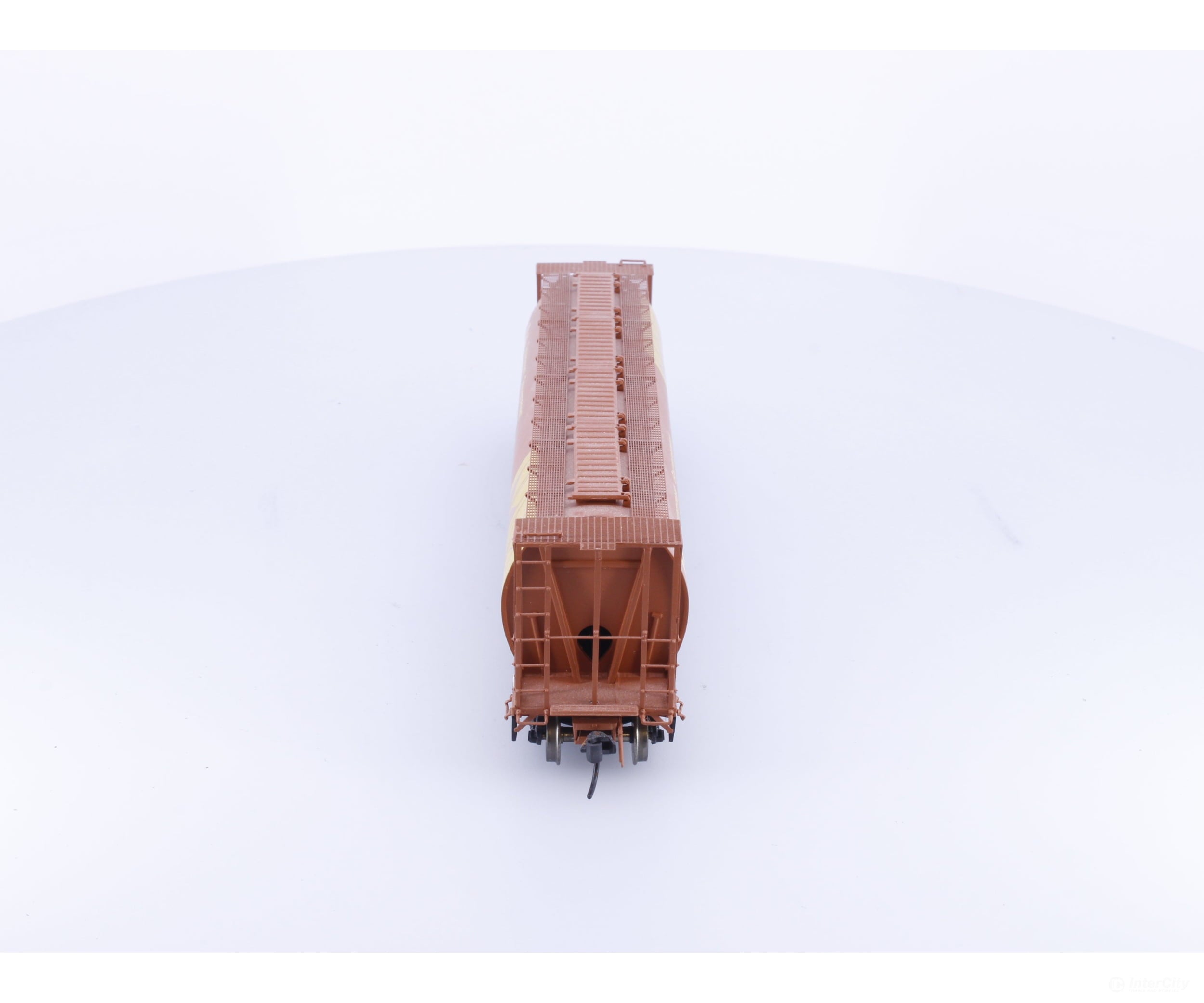InterMountain 45119-18 HO 4 Bay Cylindrical Hopper #2 Canadian Wheat Board (CNWX) 101251 - Freight Cars