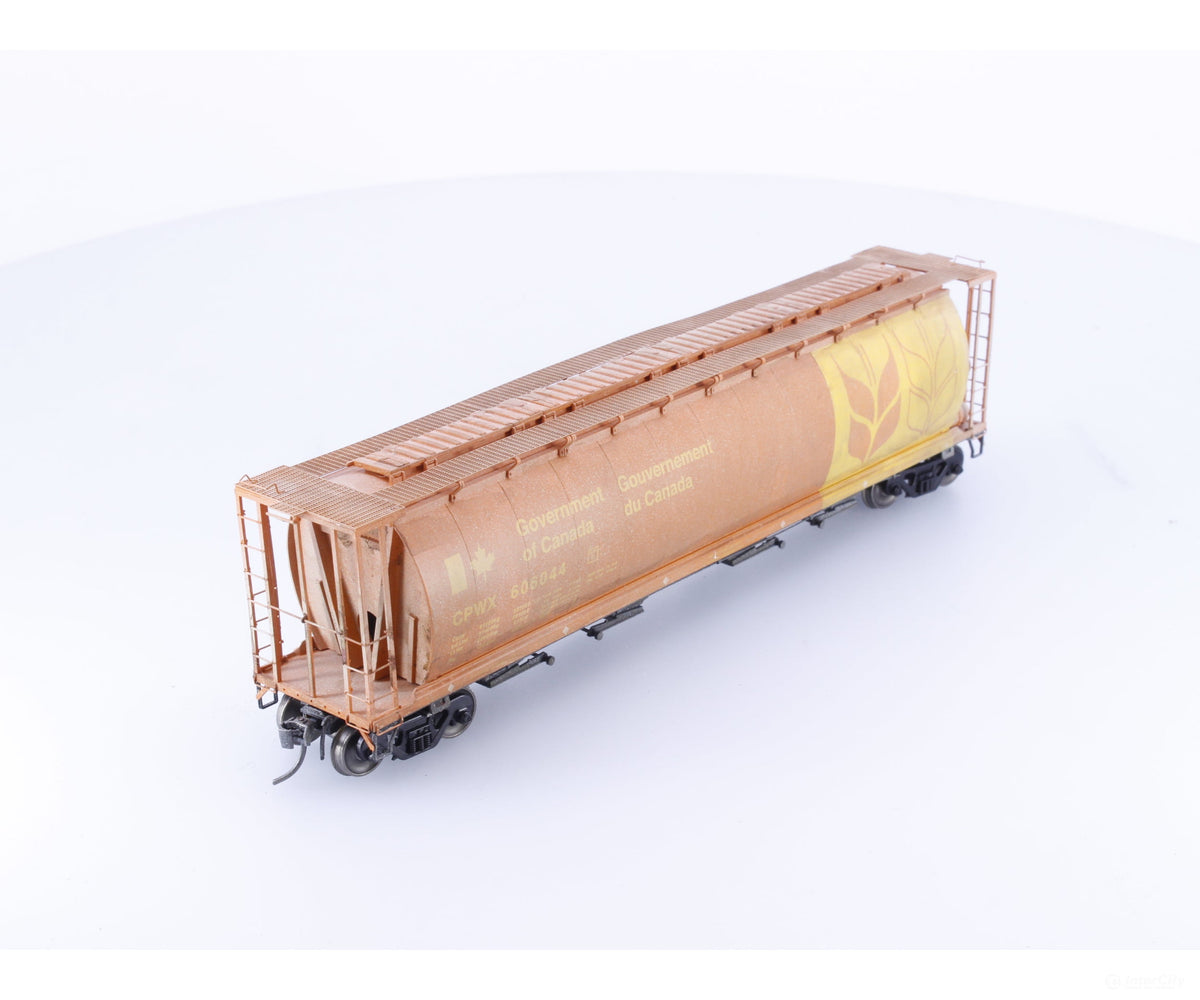 InterMountain 45120-29 HO Cylindrical Covered Hopper Canadian Wheat Board (CNWX) 606044 - Freight Cars