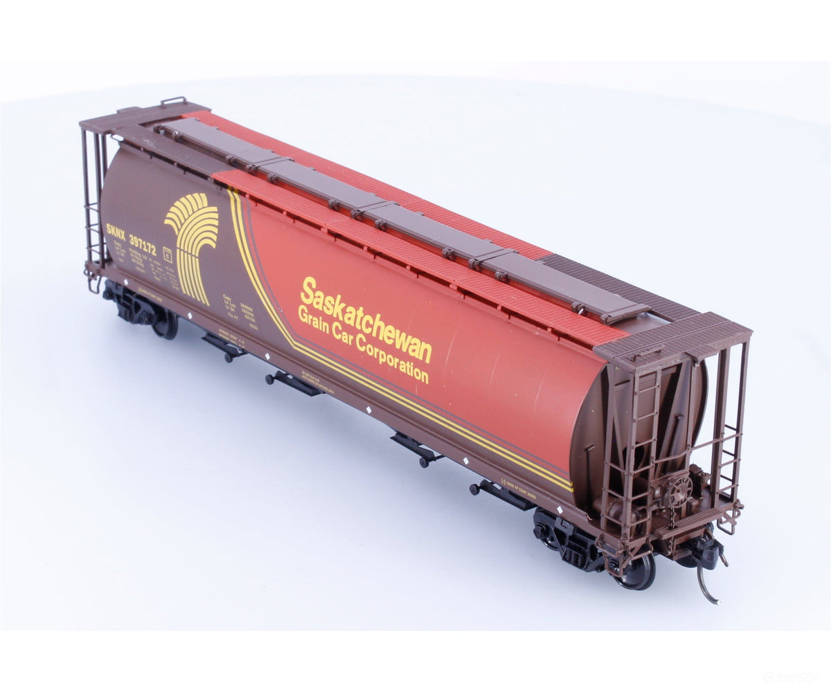 Intermountain 45121-01 HO 4 Bay Cylindrical Covered Hopper Saskatchewan (SKNX) 397172 - Freight Cars
