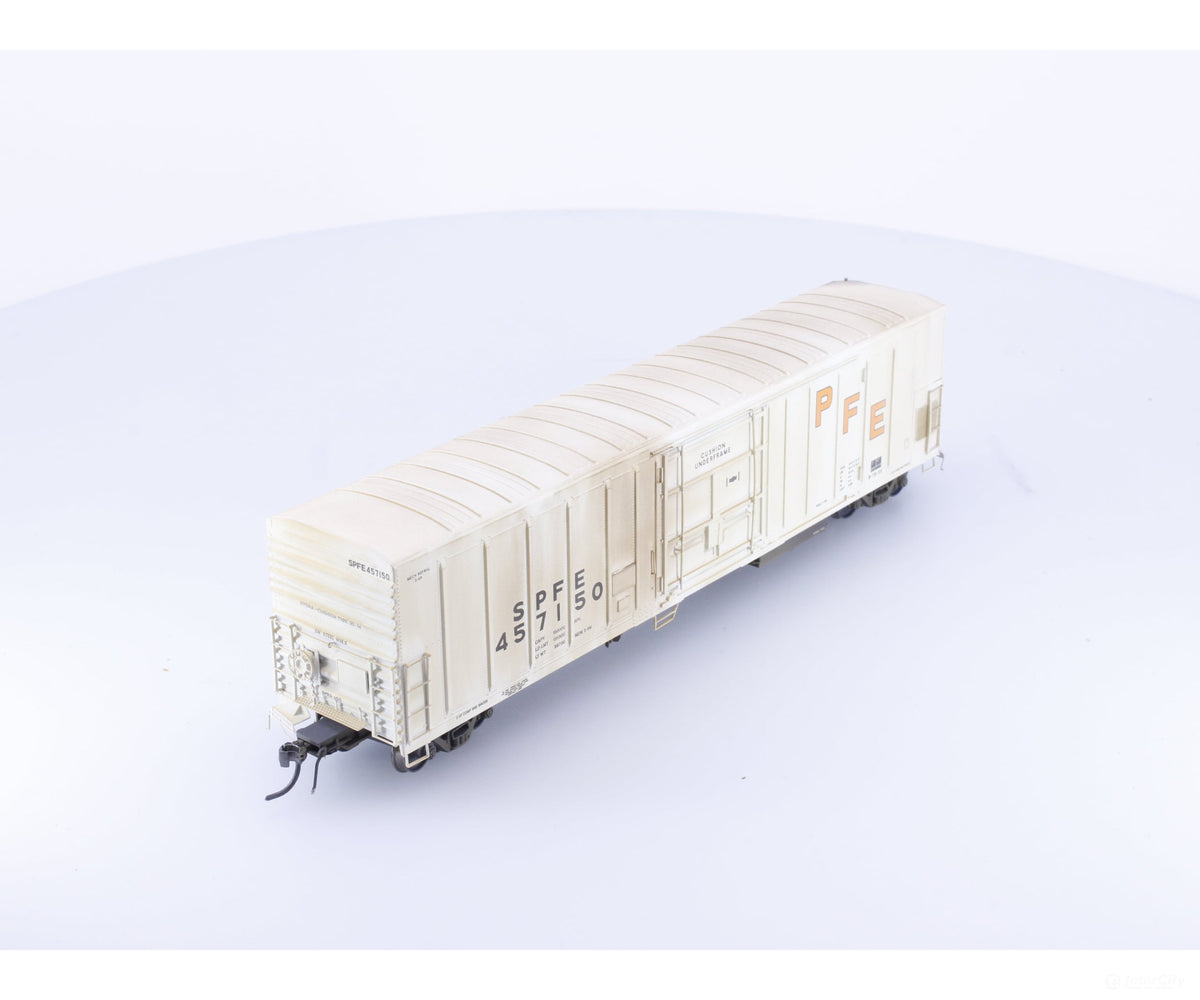InterMountain 457150 HO R-70-20 Refrigerator Boxcar Weathered Pacific Fruit Express (PFE) 457150 - Freight Cars