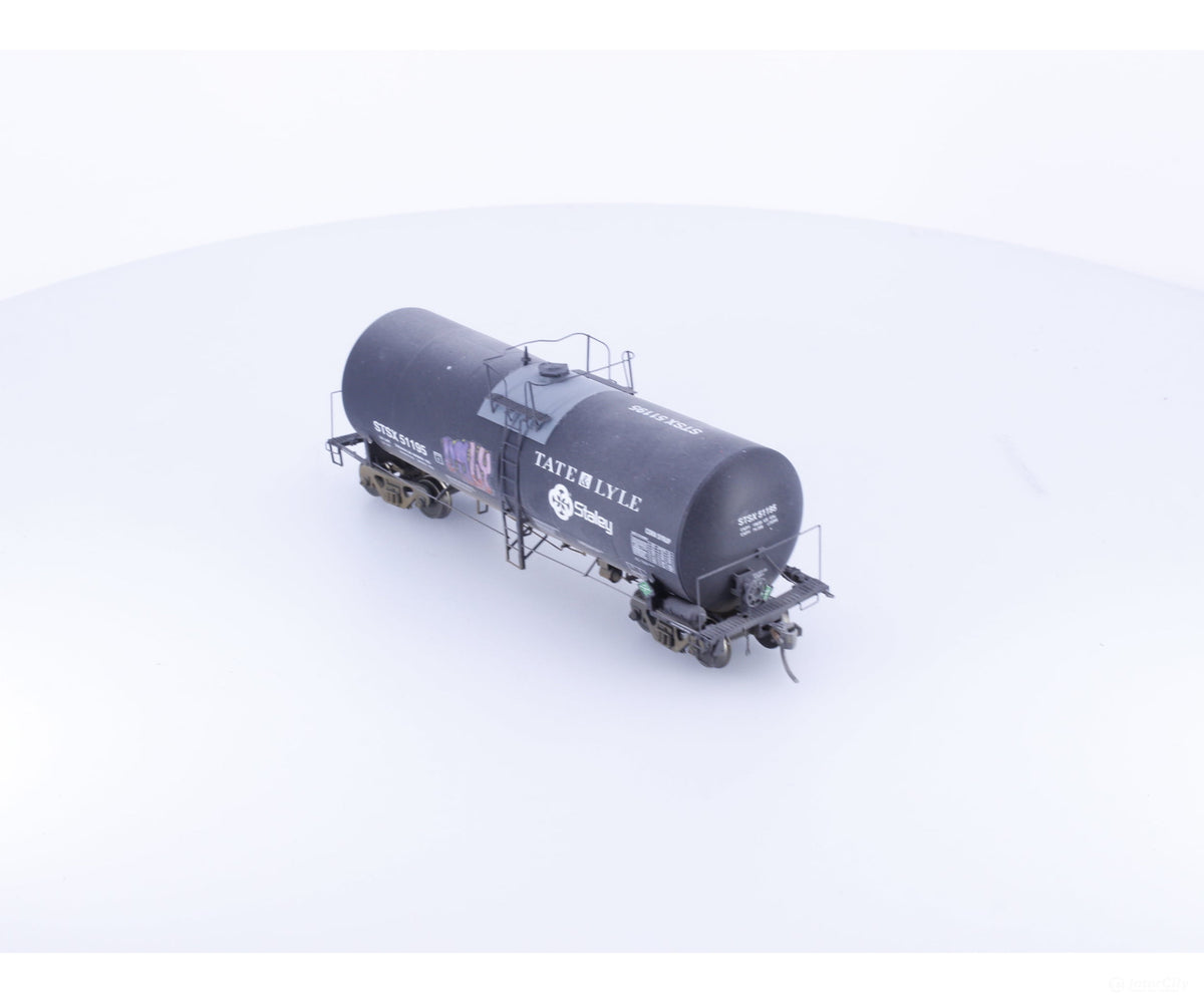 InterMountain 47811-16 HO 19,600 Gallon Tank Car Tate & Lyle Weathered 51195 - Freight Cars