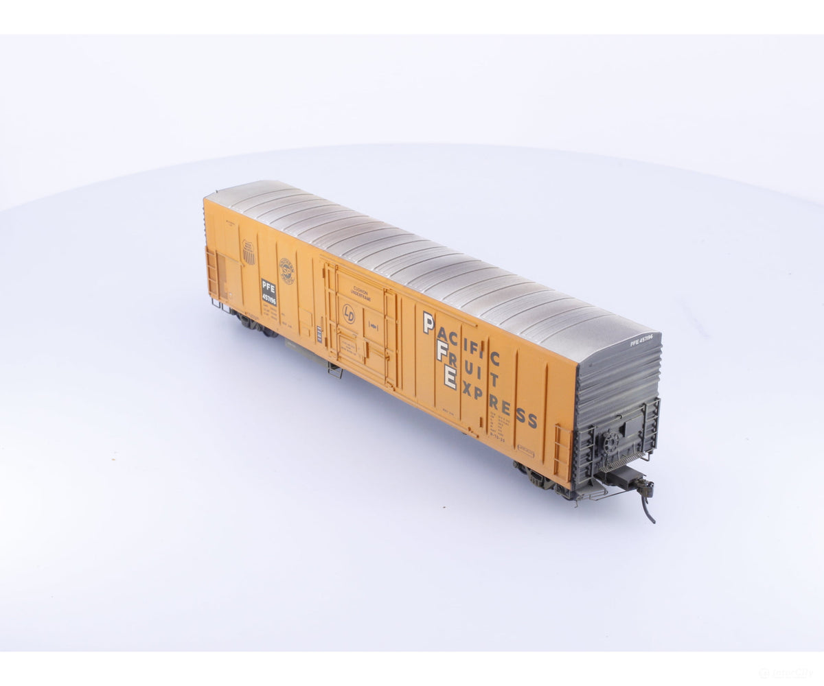 InterMountain 48805-02 HO Refrigerator Car UPFE Weathered Pacific Fruit Express (PFE) 457196 - Freight Cars