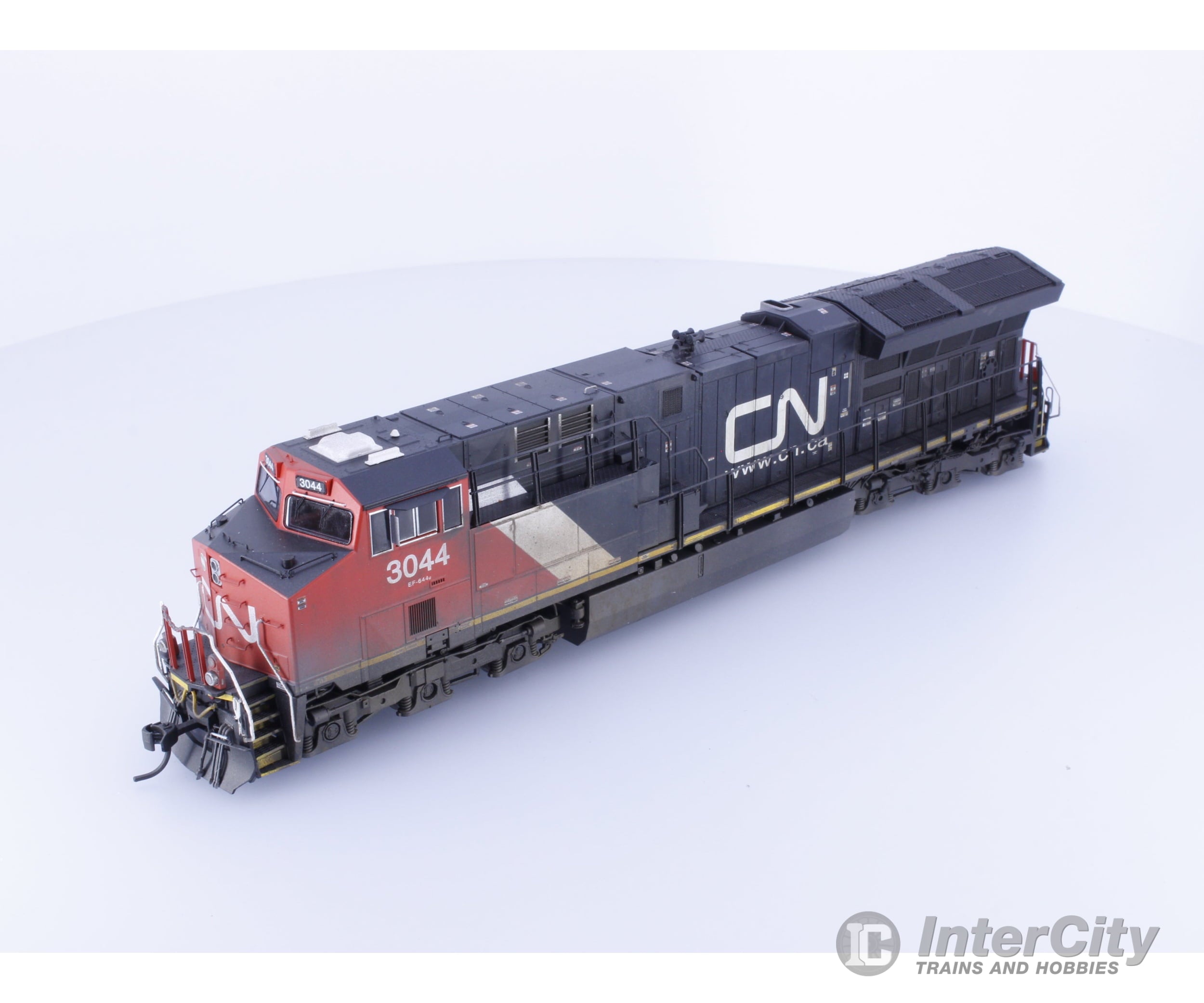 InterMountain 497102S-09 HO ET44AC CN Website Diesel Locomotive ESU DCC & Sound RN 3044 Newly Professionally Weathered