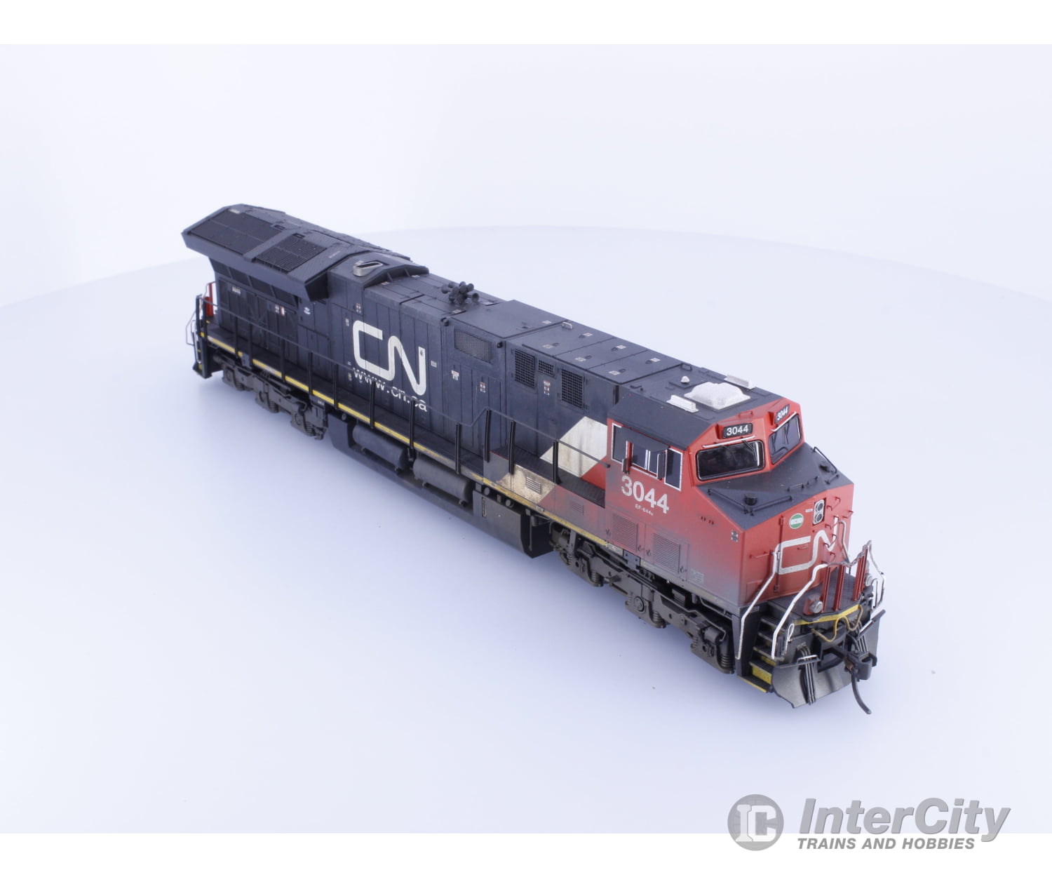 InterMountain 497102S-09 HO ET44AC CN Website Diesel Locomotive ESU DCC & Sound RN 3044 Newly Professionally Weathered