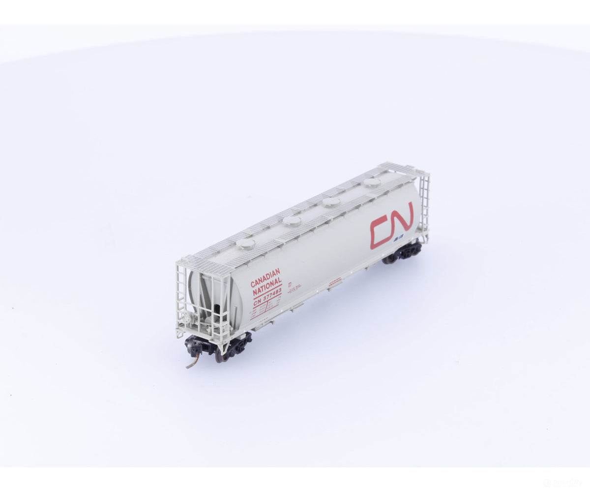 InterMountain 60205-07 N 4 Bay Cylindrical Hopper Canadian National (CN) 377483 - Freight Cars