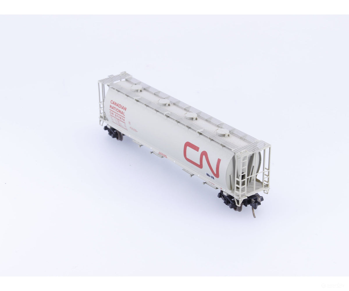 InterMountain 60205-09 N 4 Bay Cylindrical Hopper Canadian National (CN) 377674 - Freight Cars