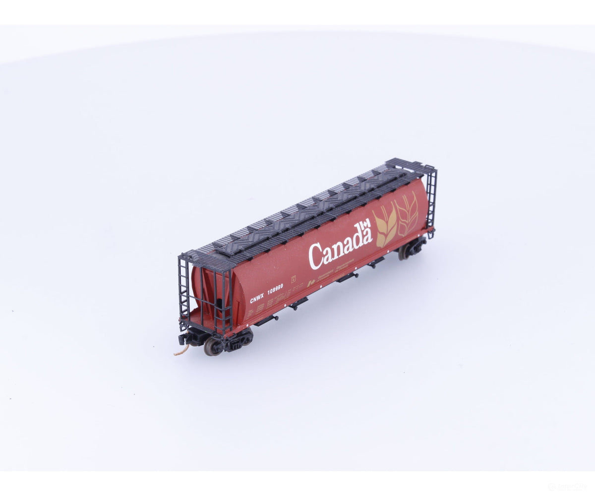 InterMountain 65101-44 N 4 Bay Cylindrical Hopper Government of Canada (CNWX) 109999 - Freight Cars