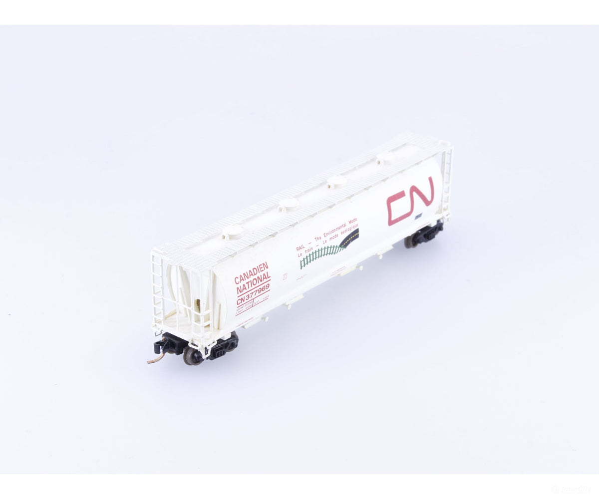 InterMountain 65202-06 N 4 Bay Cylindrical Hopper Canadian National (CN) 377969 - Freight Cars