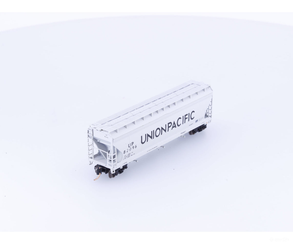 InterMountain 67008-14 N 3 Bay ACF Covered Hopper Union Pacific (UP) 82096 - Freight Cars