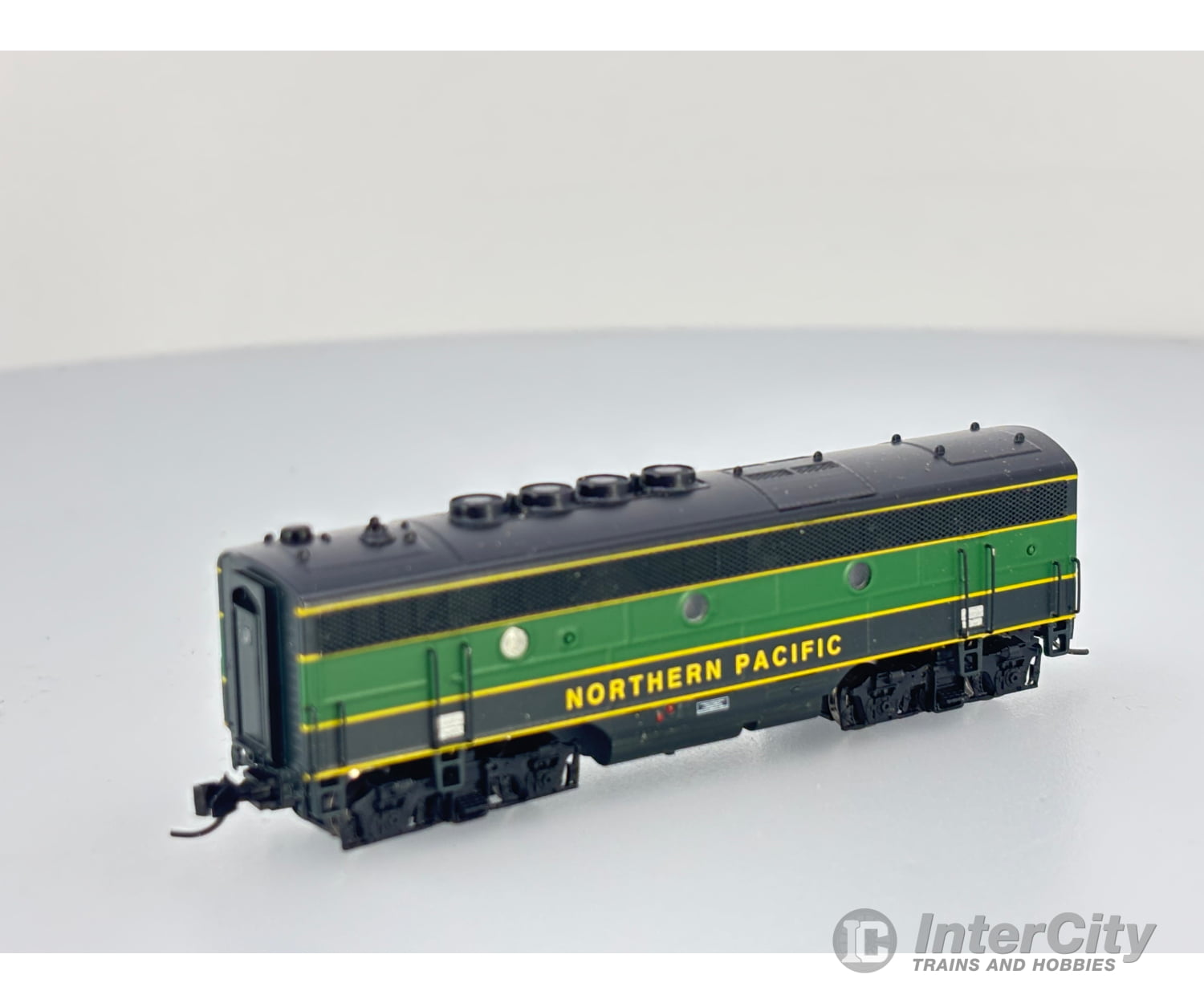 Intermountain 69814 N EMD F3 B-Unit Diesel Locomotive Northern Pacific Locomotives