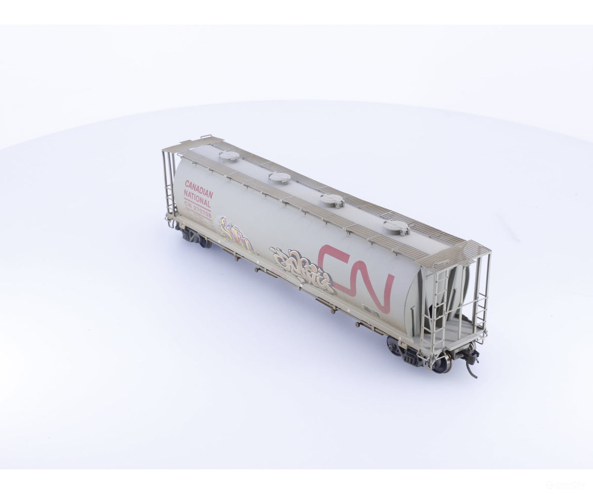 InterMountain CCAR HO 4 Bay Cylindrical Hopper Circus Car Weathered Canadian National (CN) 370708 - Freight Cars