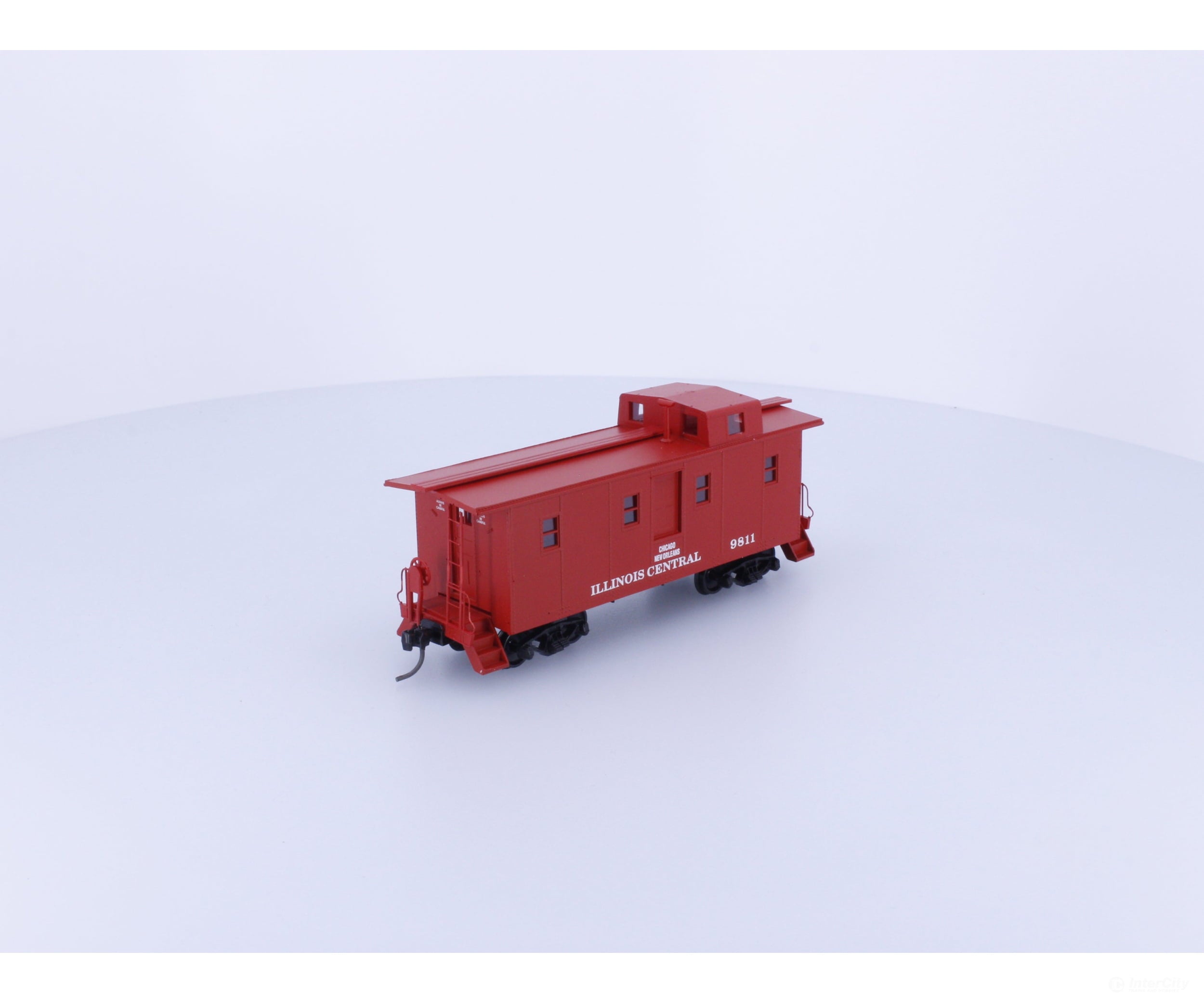 InterMountain CCS-1026 HO Red Caboose Illinois Central (IC) 9811 Freight Cars