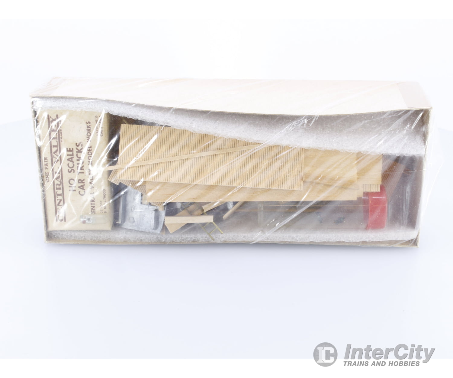 Juneco K-1 HO Wood Sheathed Caboose Kit Canadian National (CN) Freight Cars