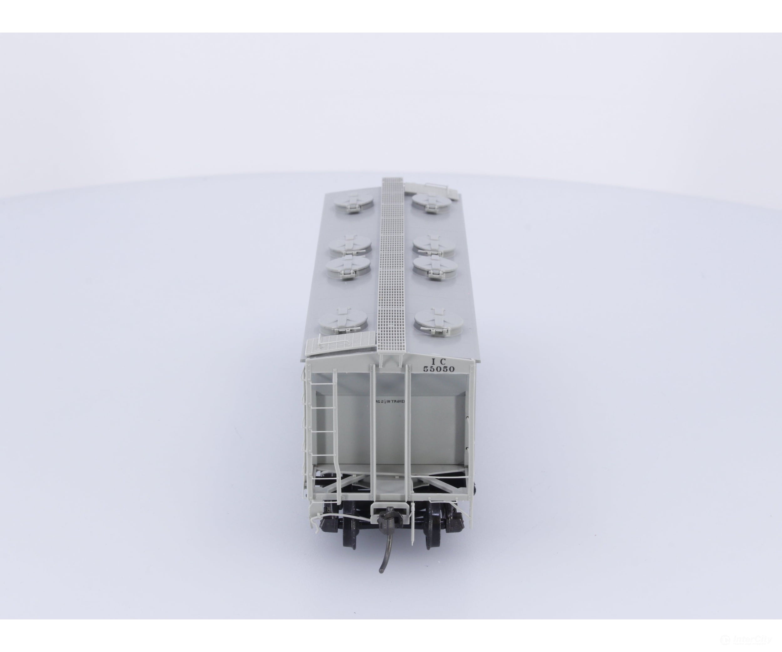 Kadee 8015 HO PS-2 2 Bay 2003 CU FT Covered Hopper Illinois Central (IC) 55050 Freight Cars