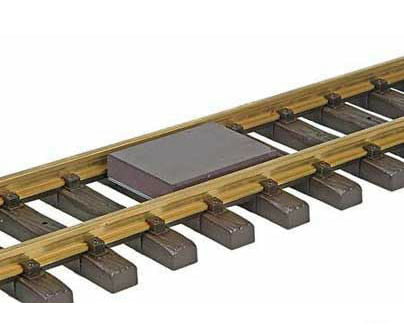Kadee 811 Uncoupler-Magnetic -- Between the Rails Mount for O 2-Rail - Default Title (IC-380-811)