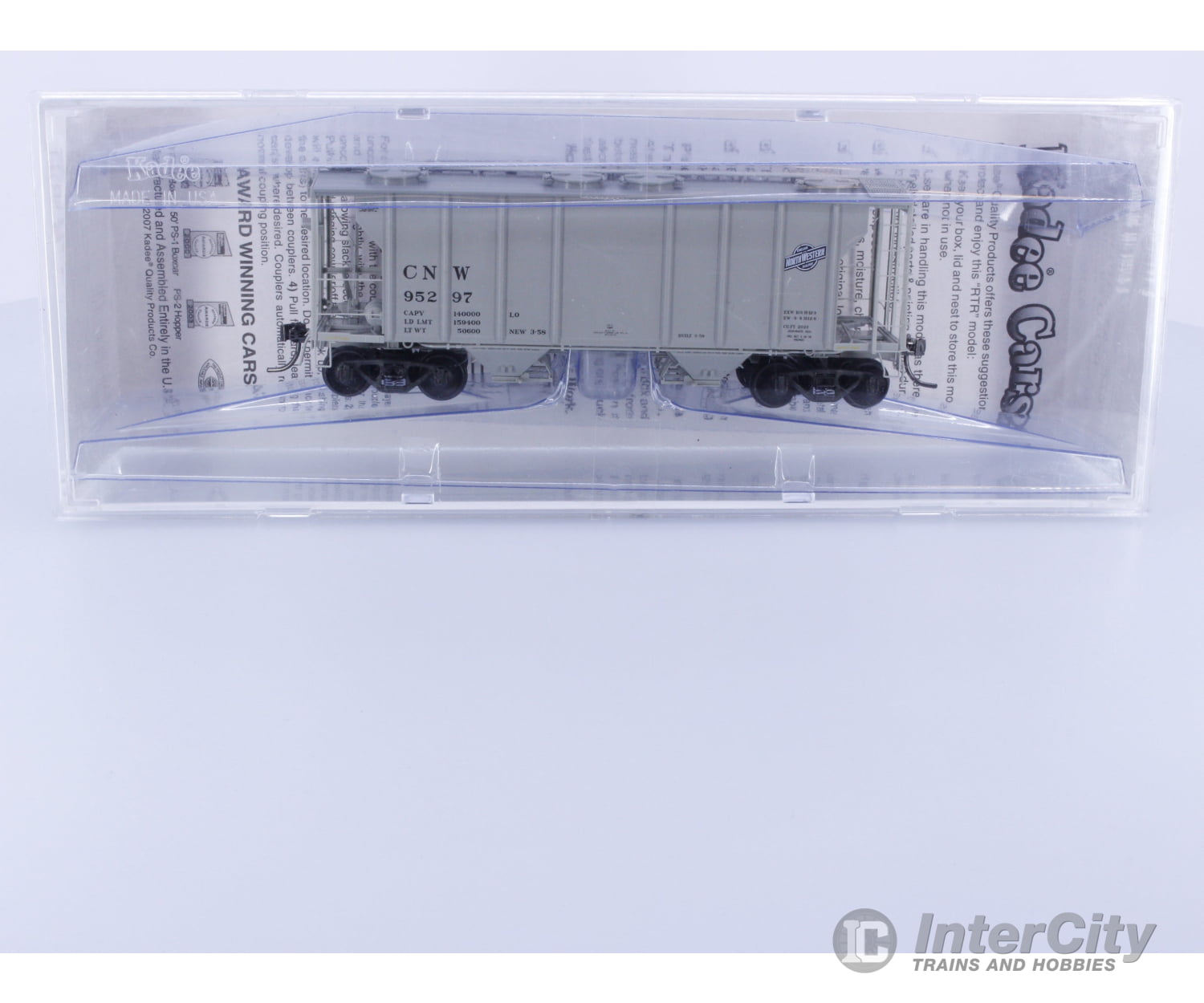 Kadee 8216 HO PS-2 2 Bay 2003 CU FT Covered Hopper Chicago and North Western (CNW) 95297 (B) Freight Cars