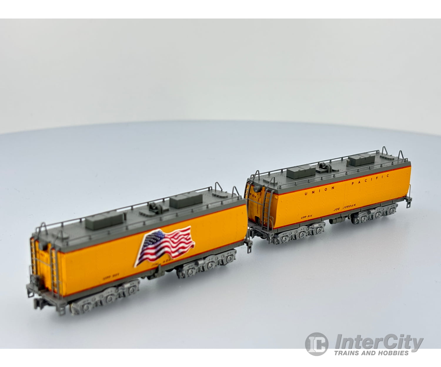 Kato 106-085 N Water Tender 2 Car Set Union Pacific (UP) Analog DC Locomotives