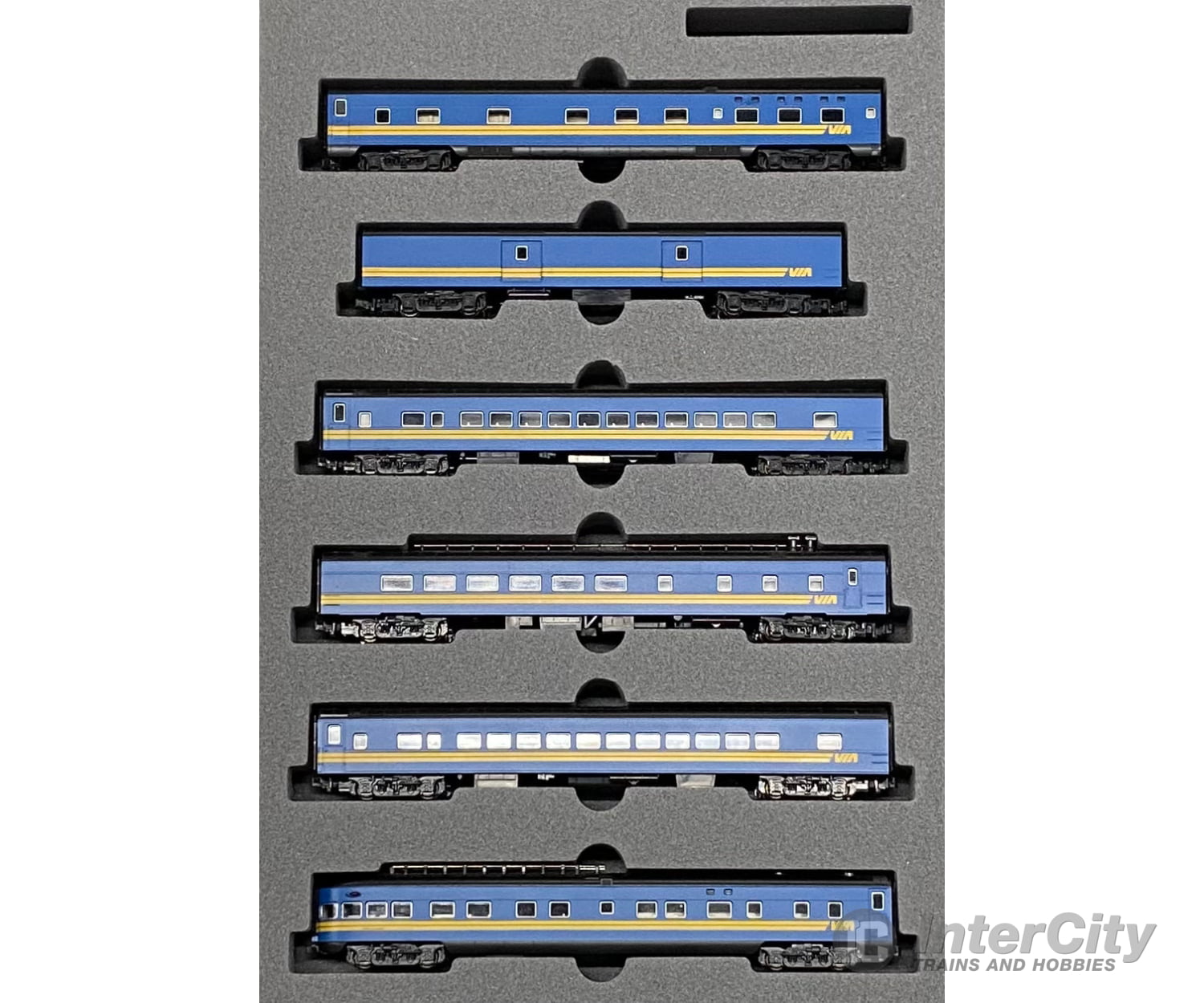 Kato 106-097 N Smoothside Passenger 6 Car Set Very Rare Via Rail (VIA) (#2) Passenger Cars