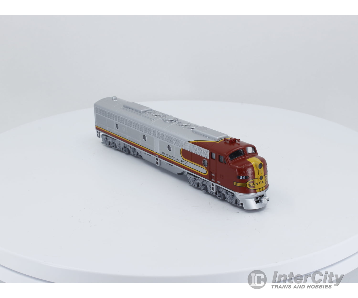 Kato 106-2402 N EMD E8/9A Locomotive Santa Fe (SF) #84 Analog DC