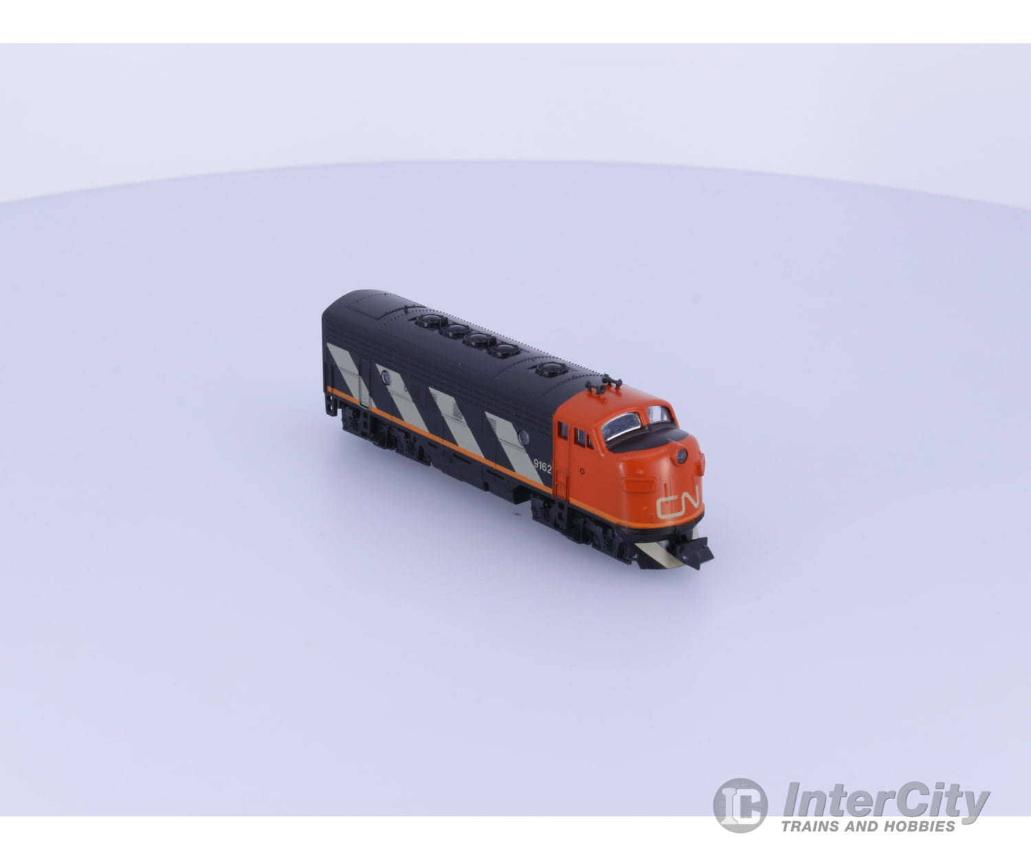 Kato 176-091 N F7A Canadian National (CN) 9162 Analog DC Locomotives