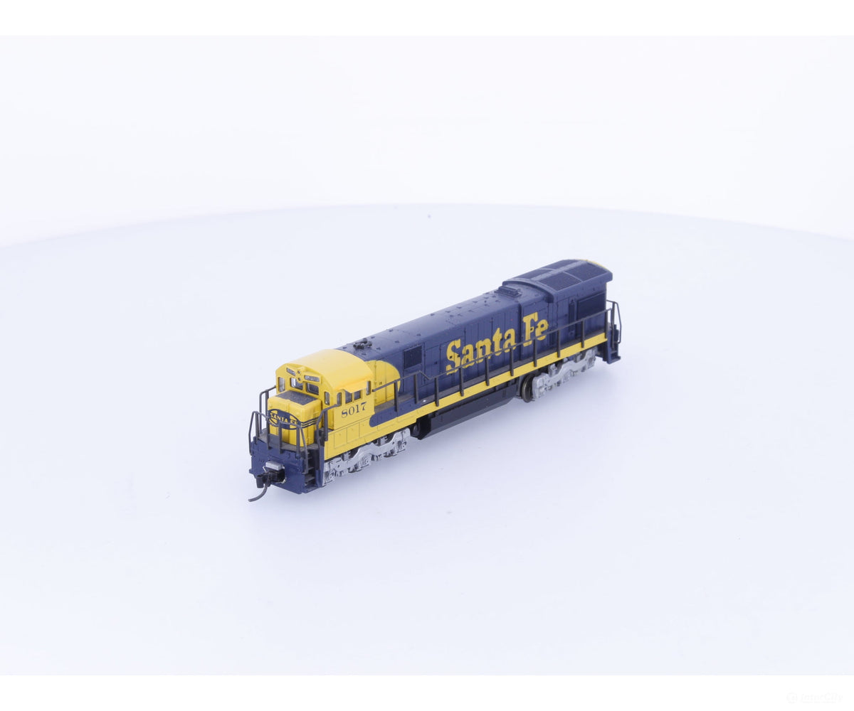 Kato 176-301 N C30-7 Diesel Locomotive Atchison Topeka and Santa Fe (ATSF) 8017 Analog DC - Locomotives