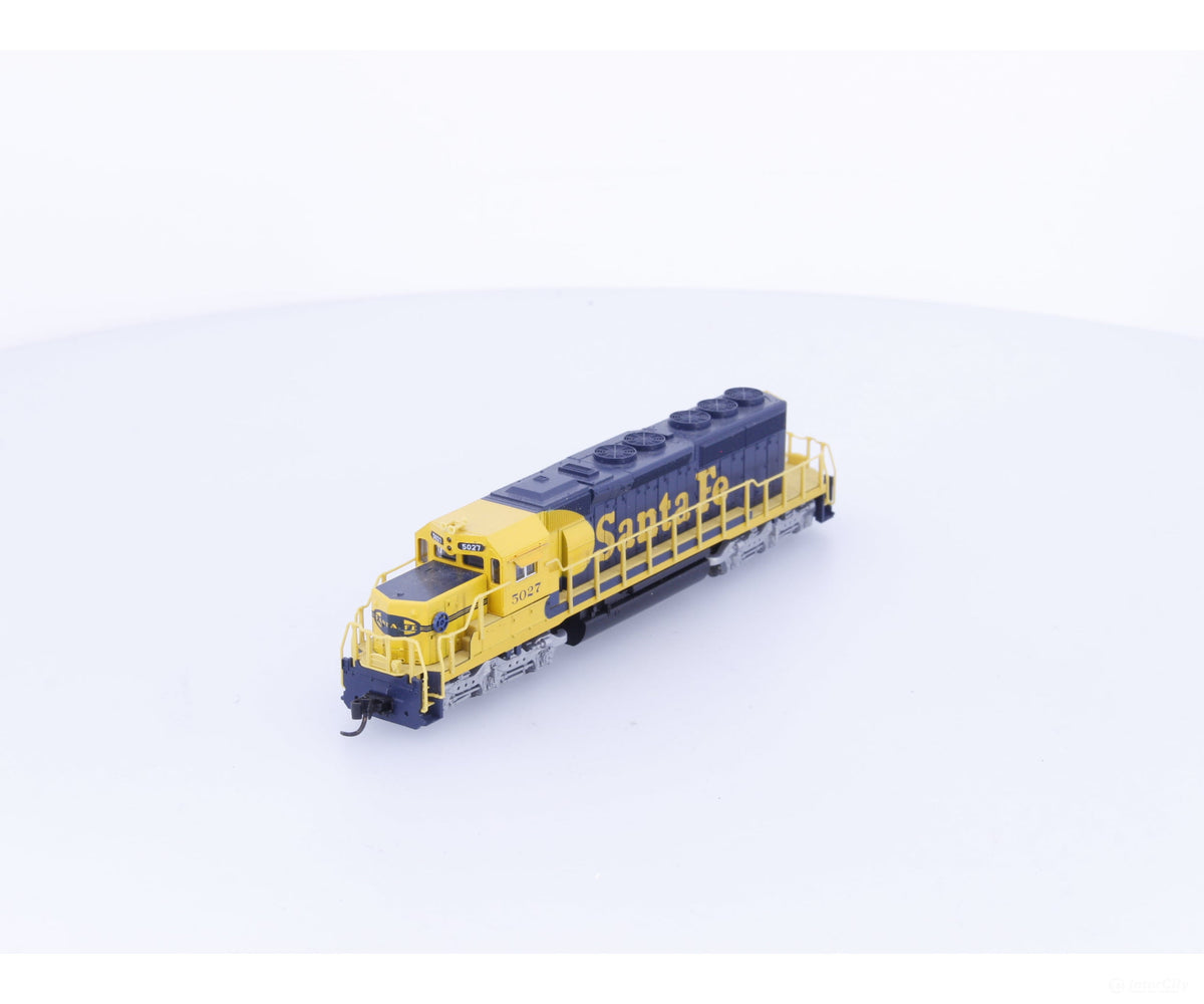 Kato 176-4908 N SD40-2 Snoot Diesel Locomotive Santa Fe (SF) 5027 Analog DC - Locomotives