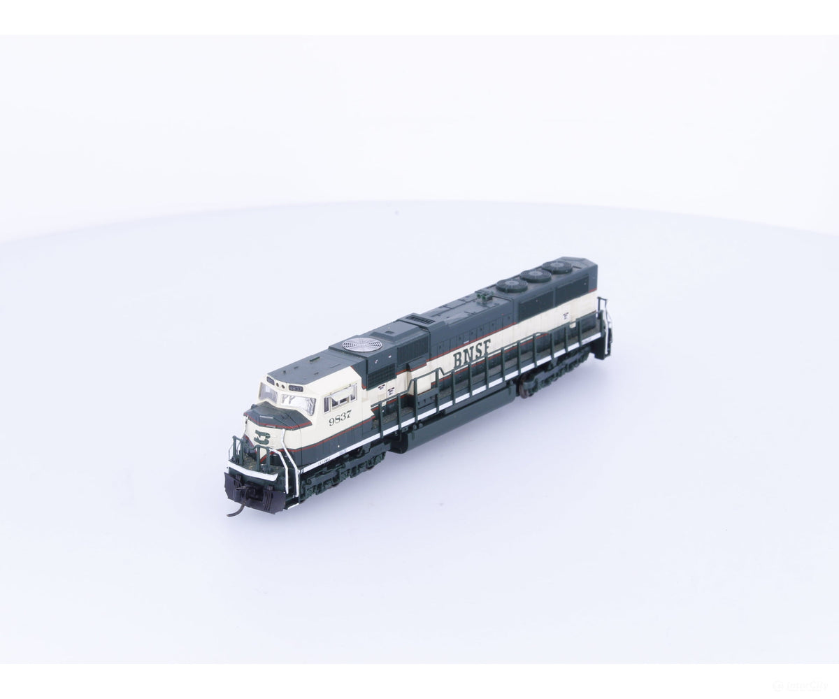 Kato 176-6302 N SD70MAC Diesel Locomotive Executive Scheme Burlington Northern Santa Fe (BNSF) 9837 Analog DC