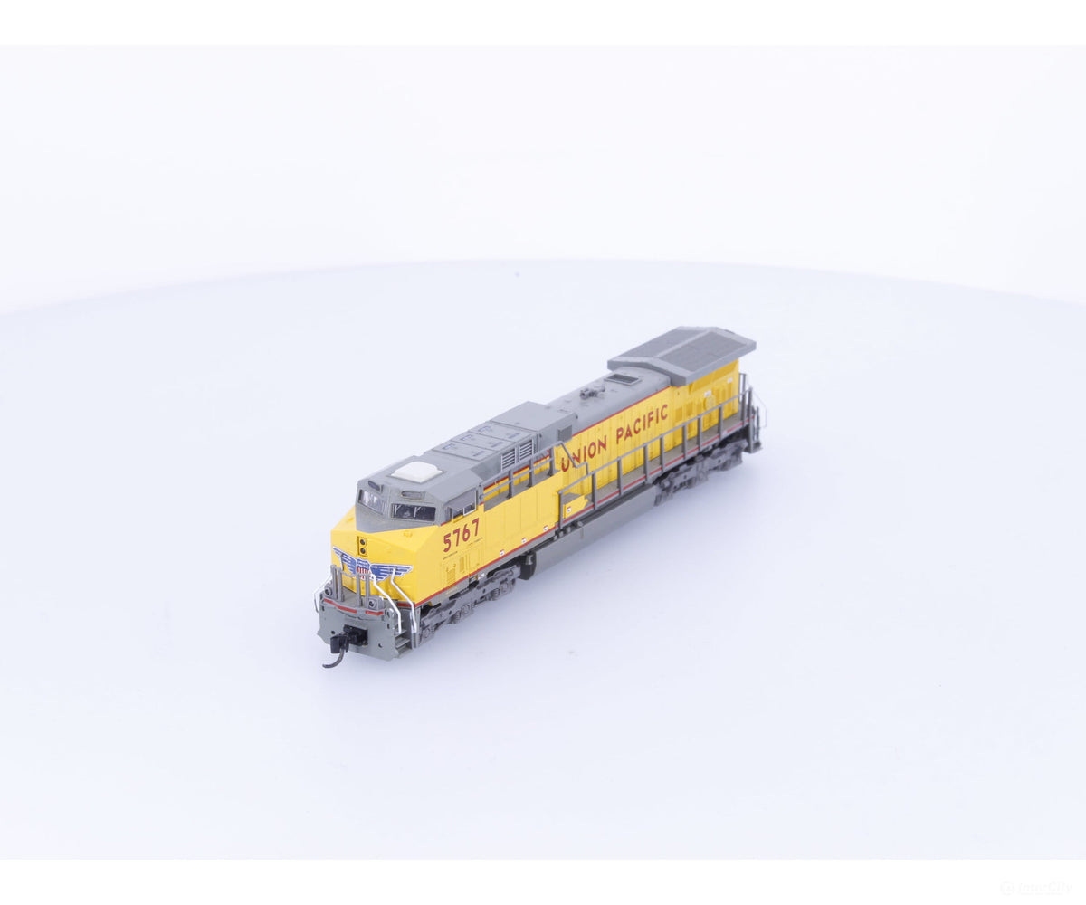 Kato 176-7006 N AC4400CW Diesel Locomotive Union Pacific (UP) 5767 DCC - Locomotives