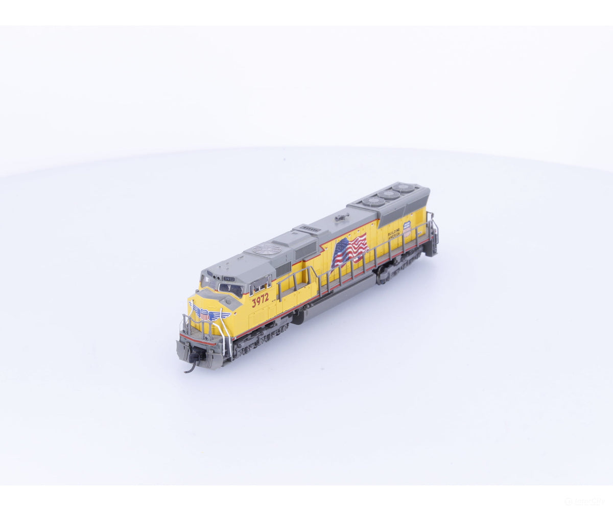 Kato 176-7504 N SD70M Diesel Locomotive Union Pacific (UP) 3972 Analog DC - Locomotives