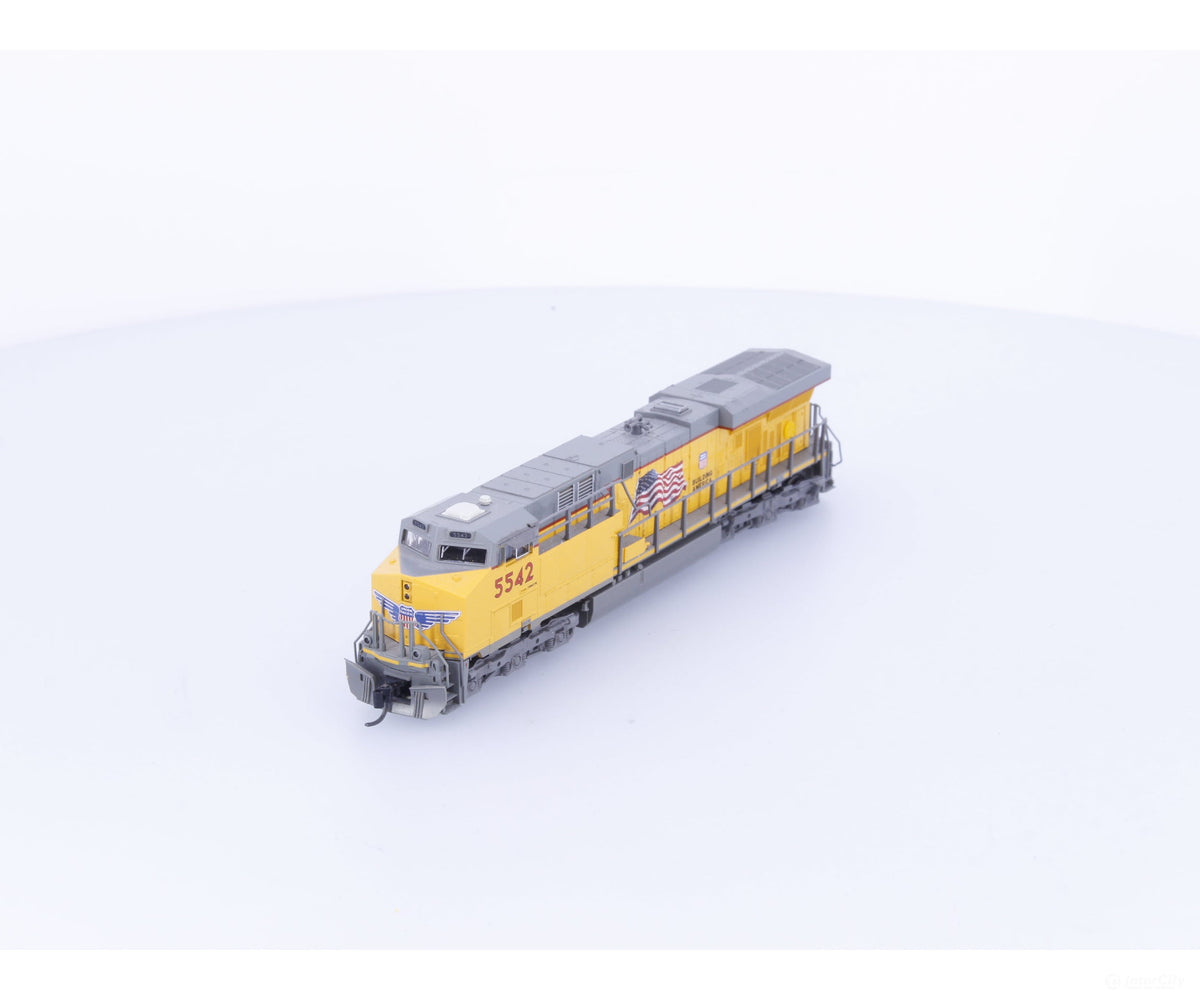 Kato 176-8902 N ES44AC Diesel Locomotive Union Pacific (UP) 5542 Analog DC - Locomotives