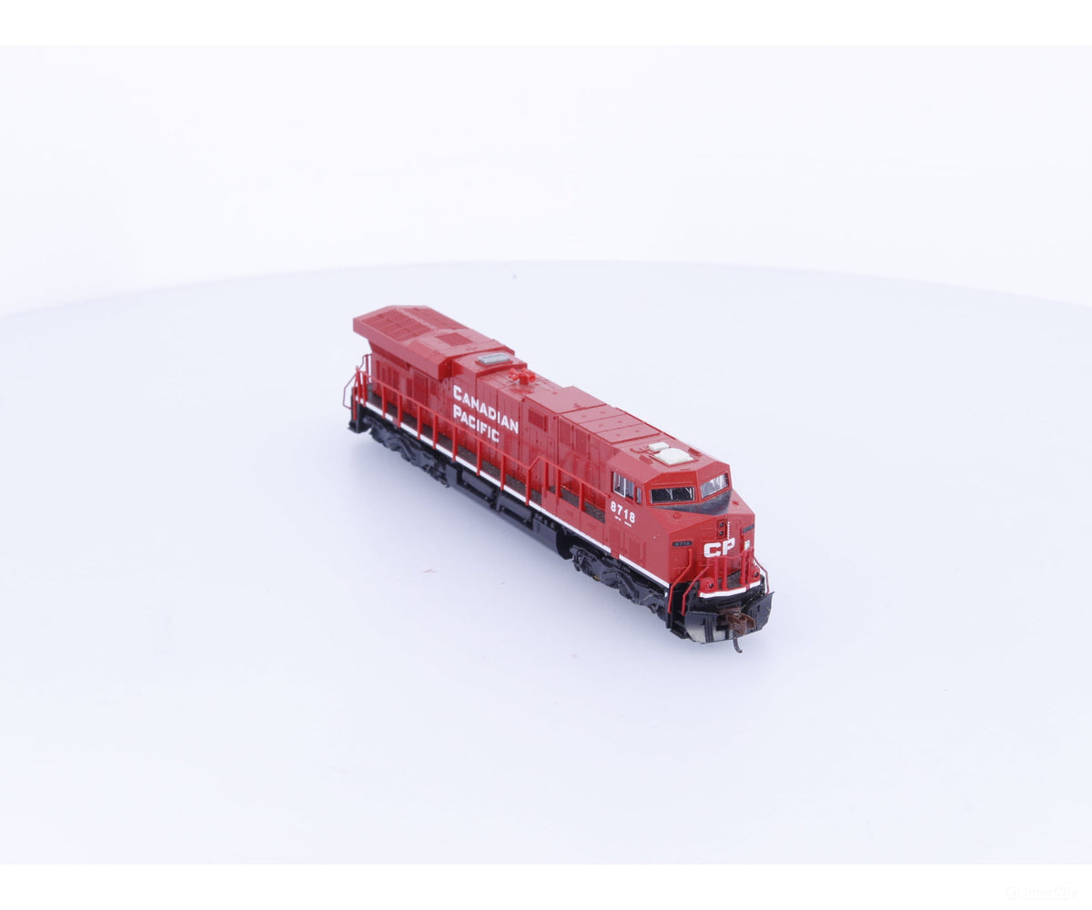 Kato 176-8904 N ES44AC Diesel Locomotive Canadian Pacific (CP) 8718 Analog DC - Locomotives
